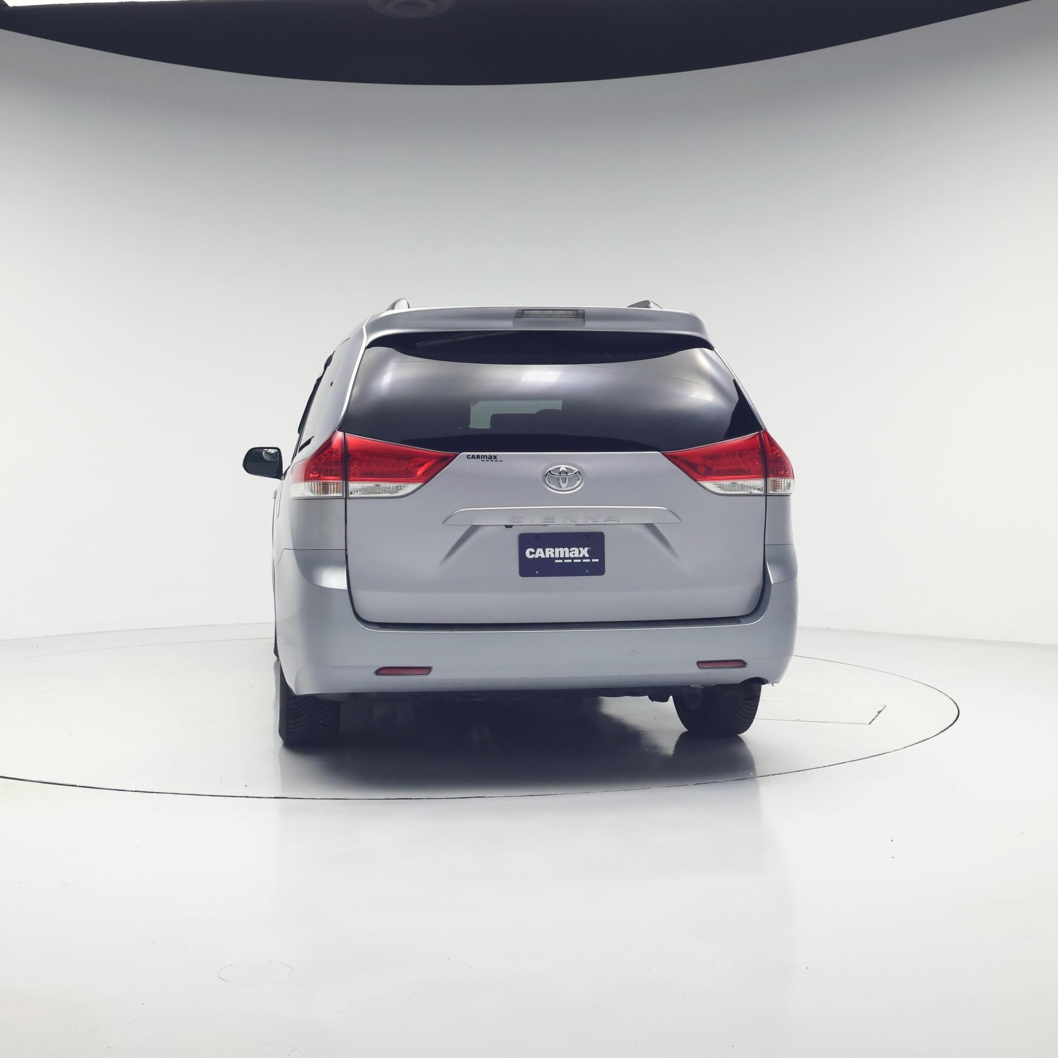 Thumbnail: 2014 Toyota Sienna - 6