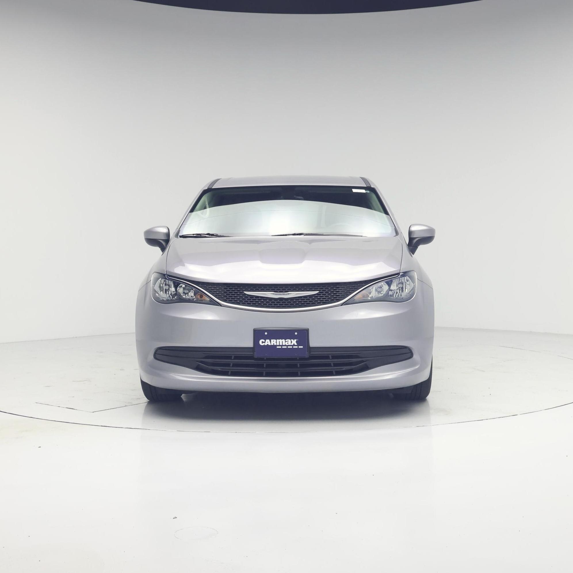 Thumbnail: 2017 Chrysler Pacifica - 5