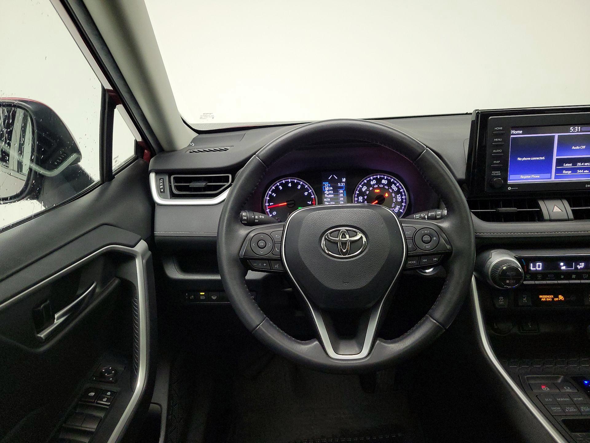 Thumbnail: 2021 Toyota RAV4 - 10
