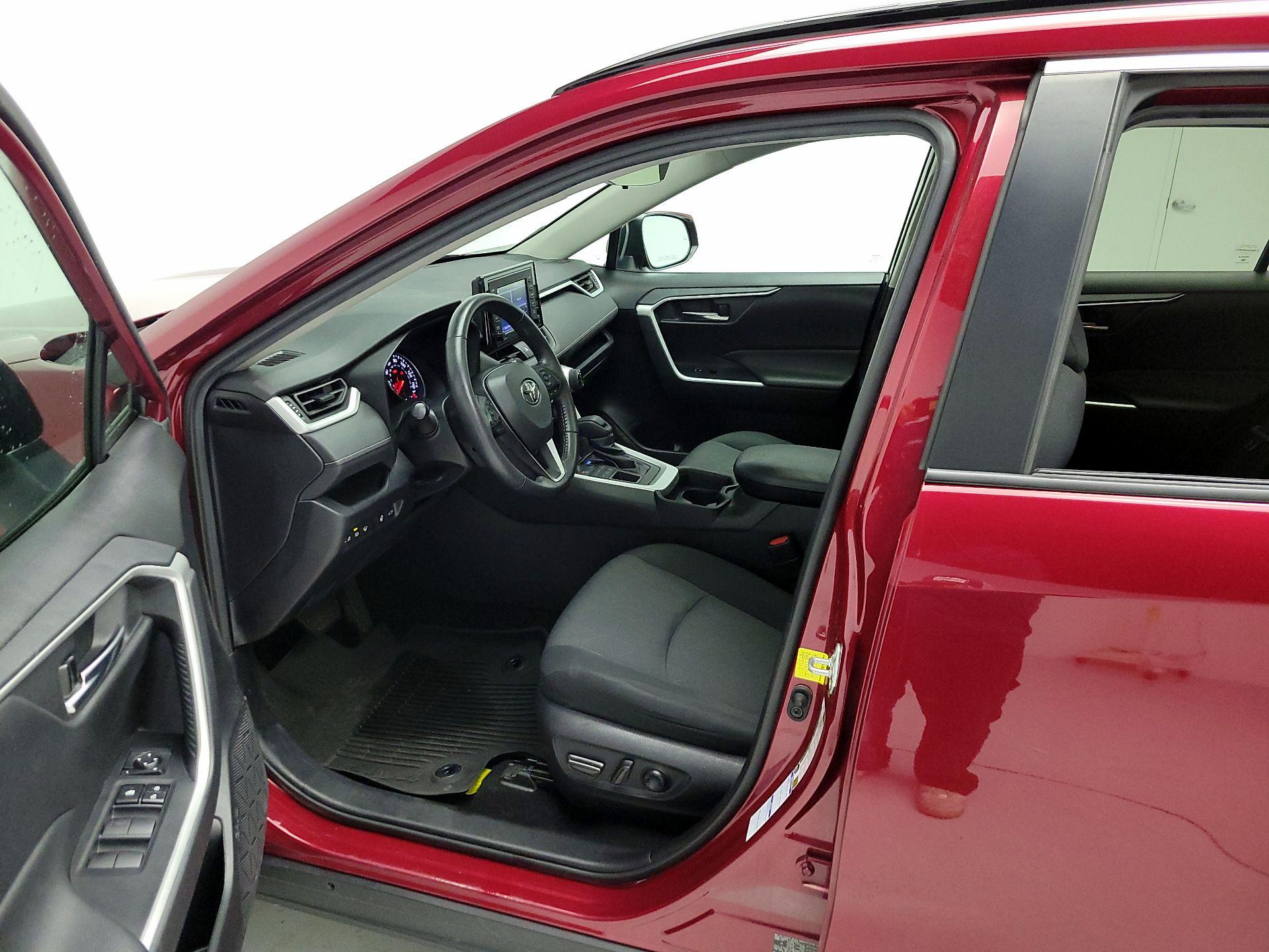 Thumbnail: 2021 Toyota RAV4 - 11