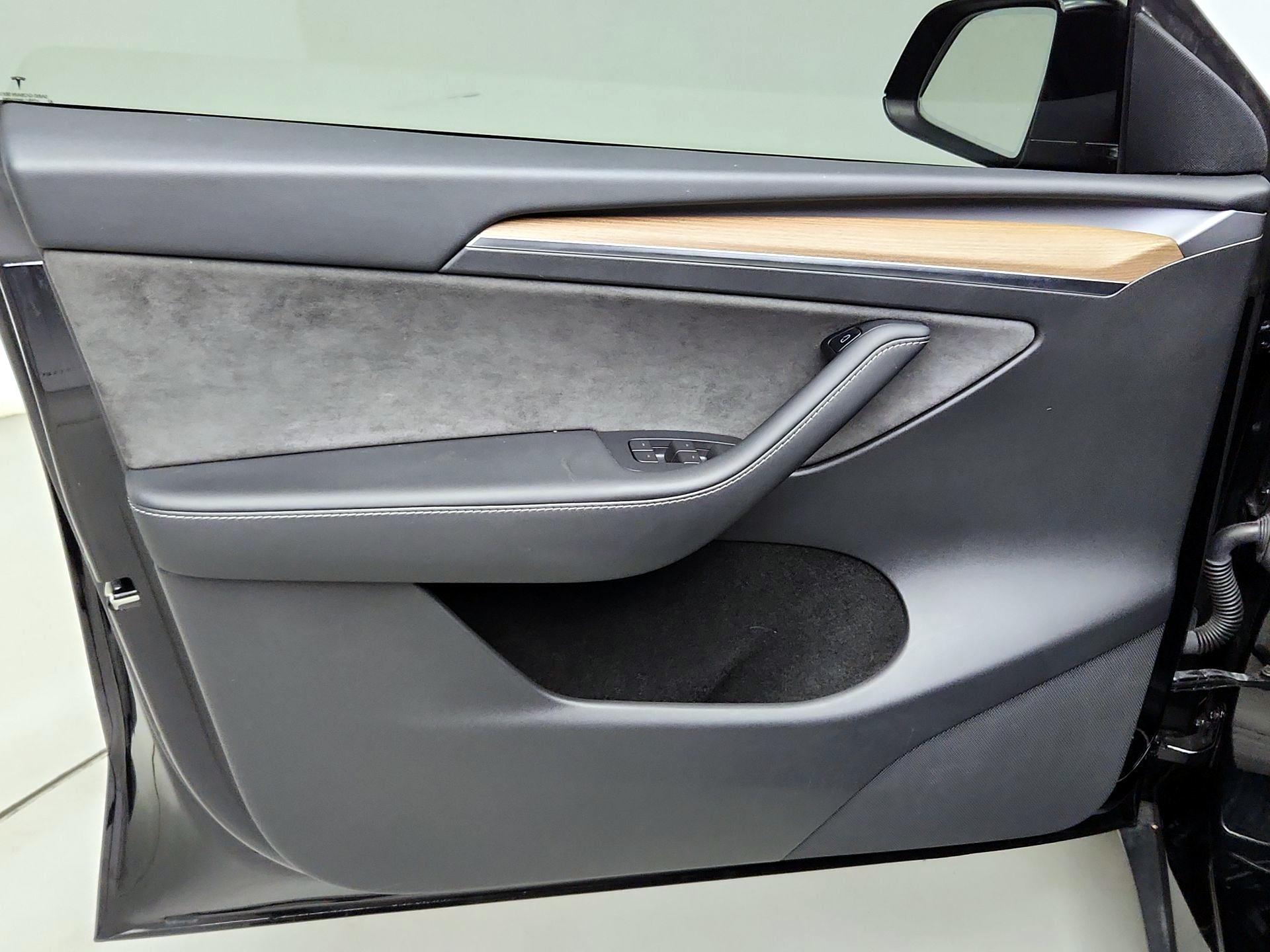 Thumbnail: 2022 Tesla Model Y - 12