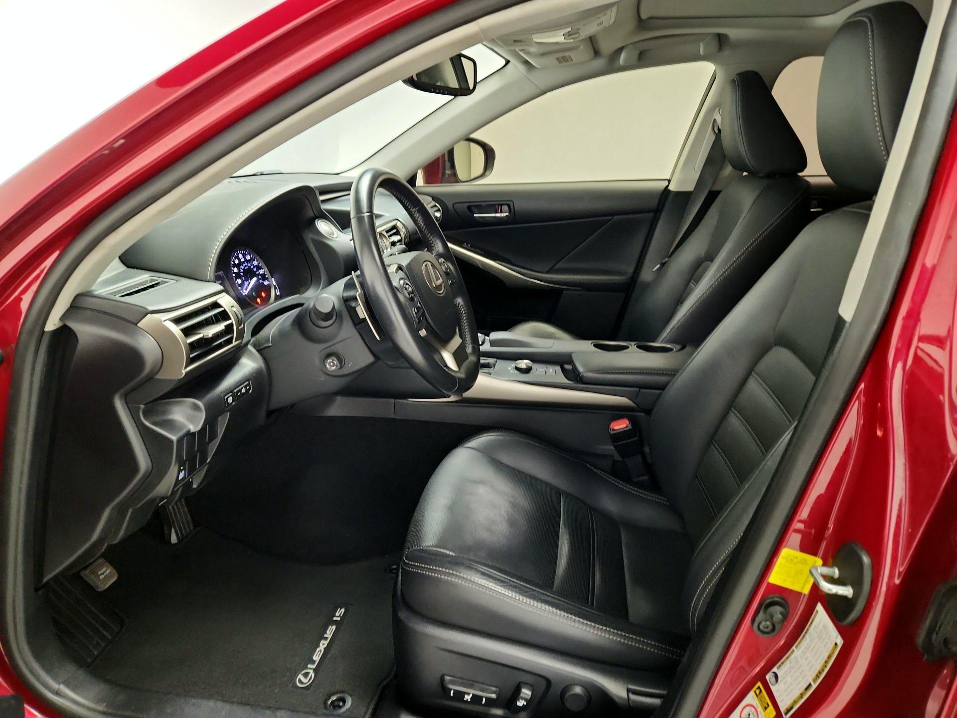 Thumbnail: 2015 Lexus IS - 11