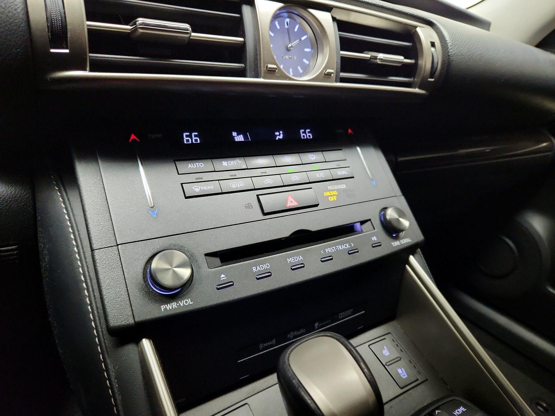 Thumbnail: 2015 Lexus IS - 17