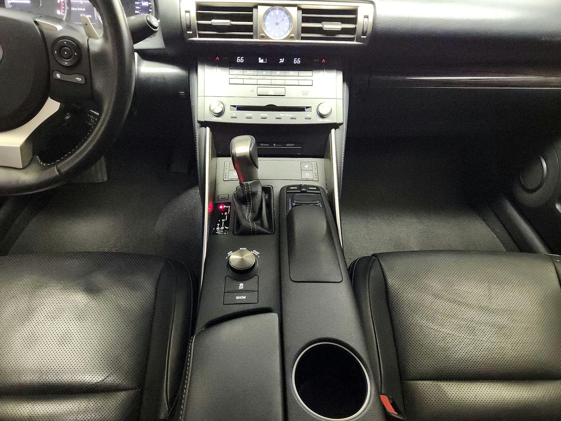 Thumbnail: 2015 Lexus IS - 18