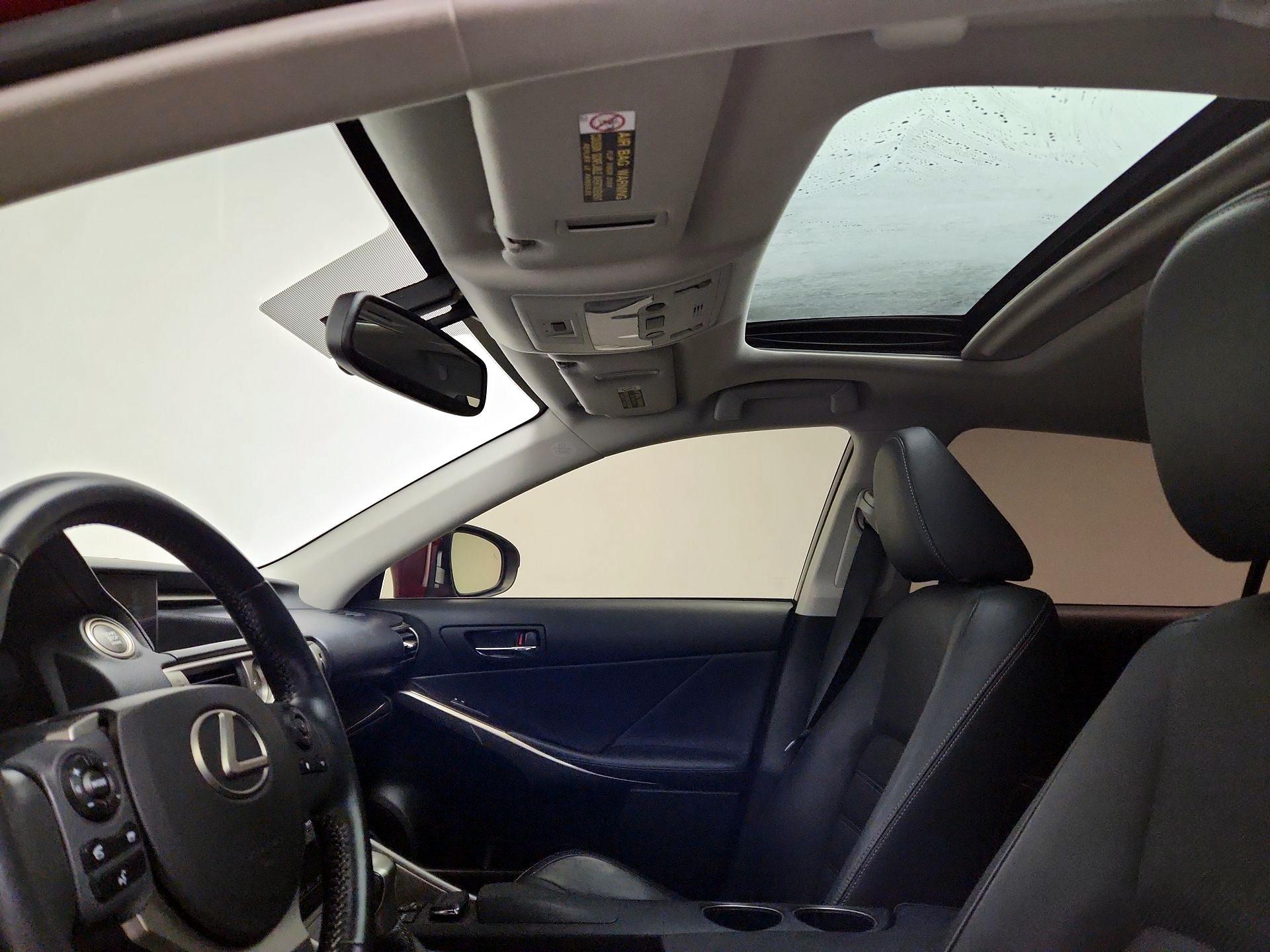 Thumbnail: 2015 Lexus IS - 20