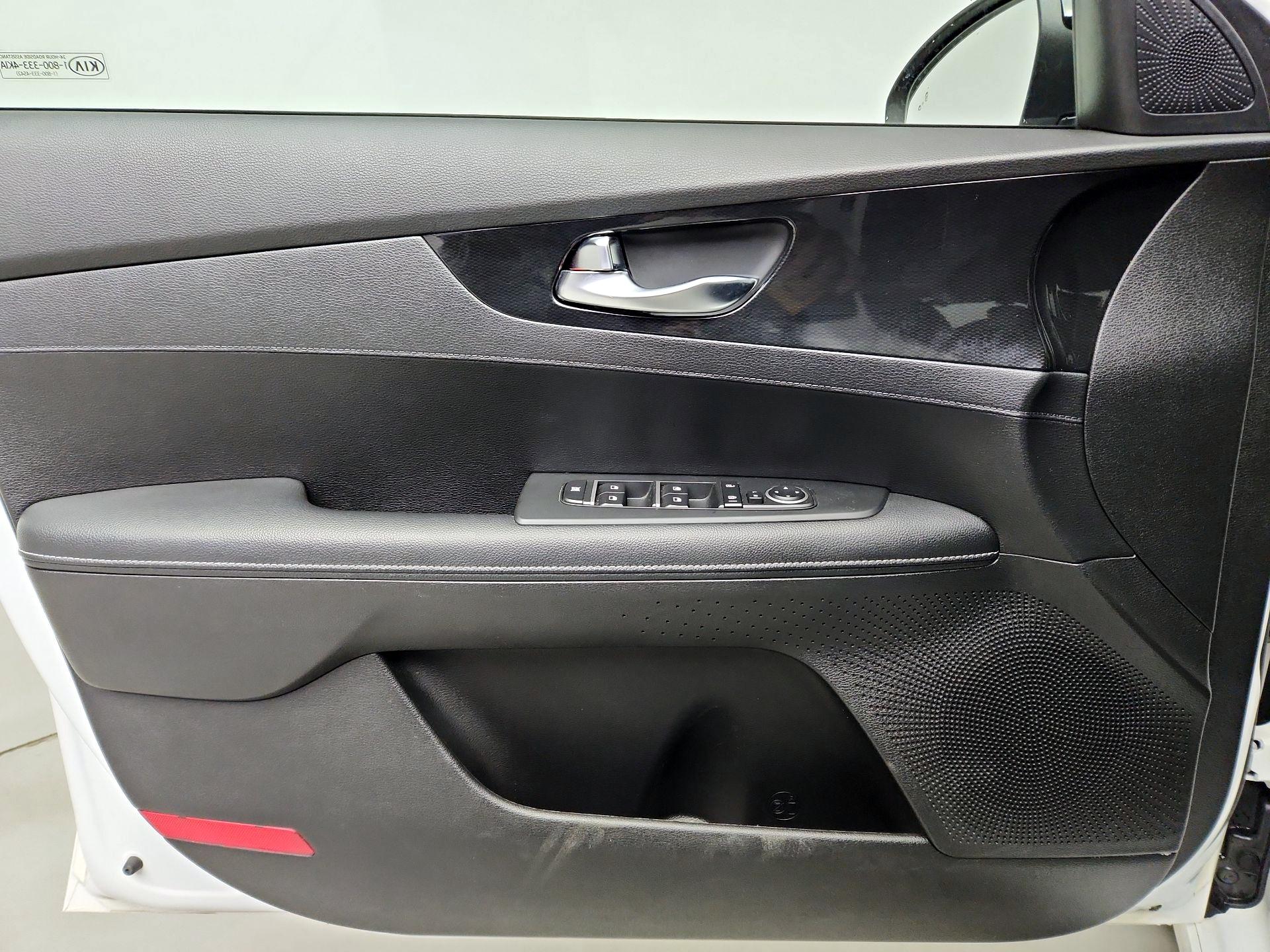 Thumbnail: 2021 Kia Forte - 12