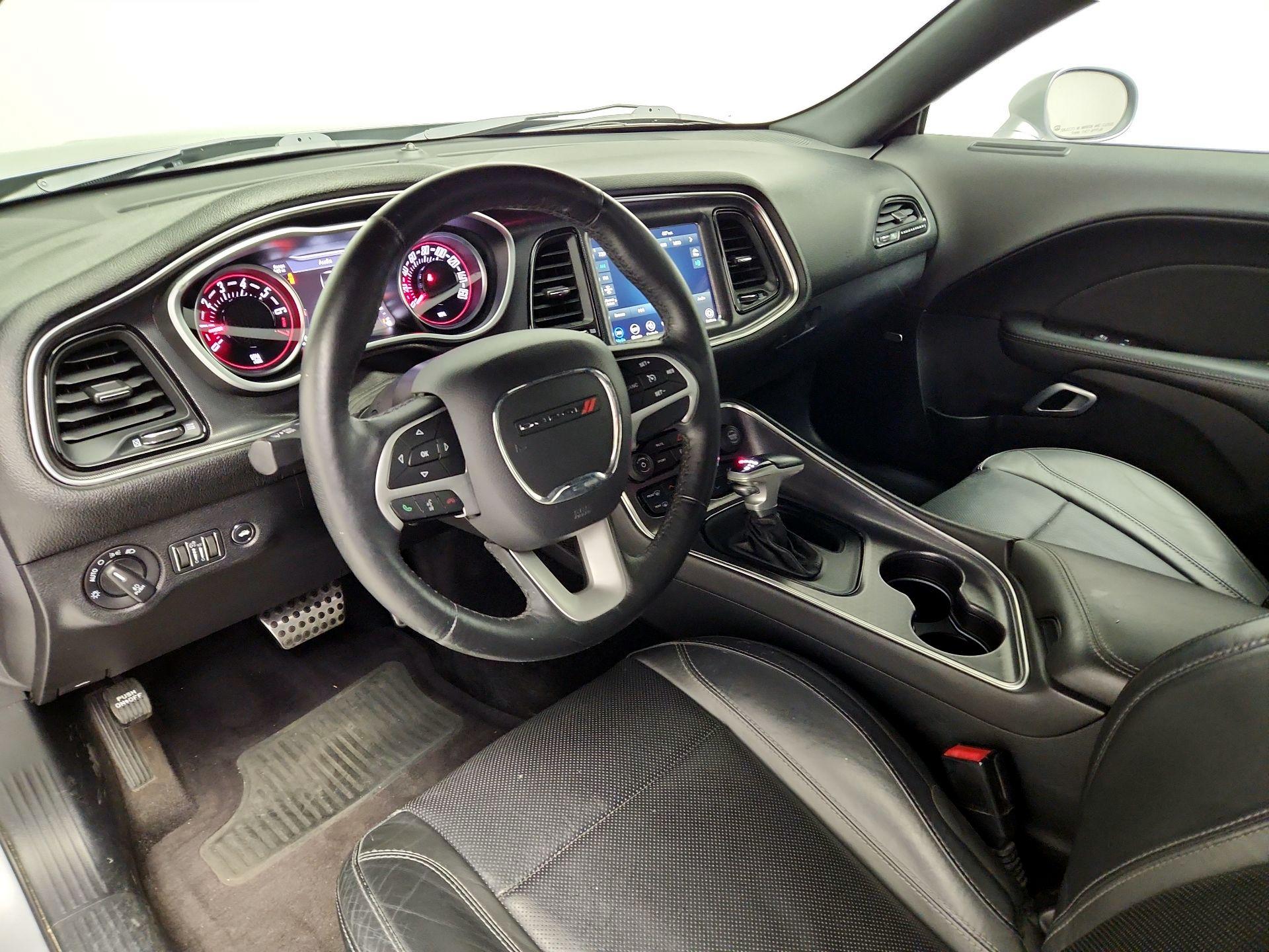 Thumbnail: 2017 Dodge Challenger - 9