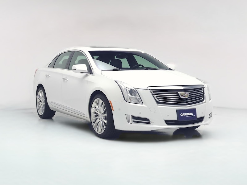 2016 Cadillac XTS Platinum -
                  Naperville, IL