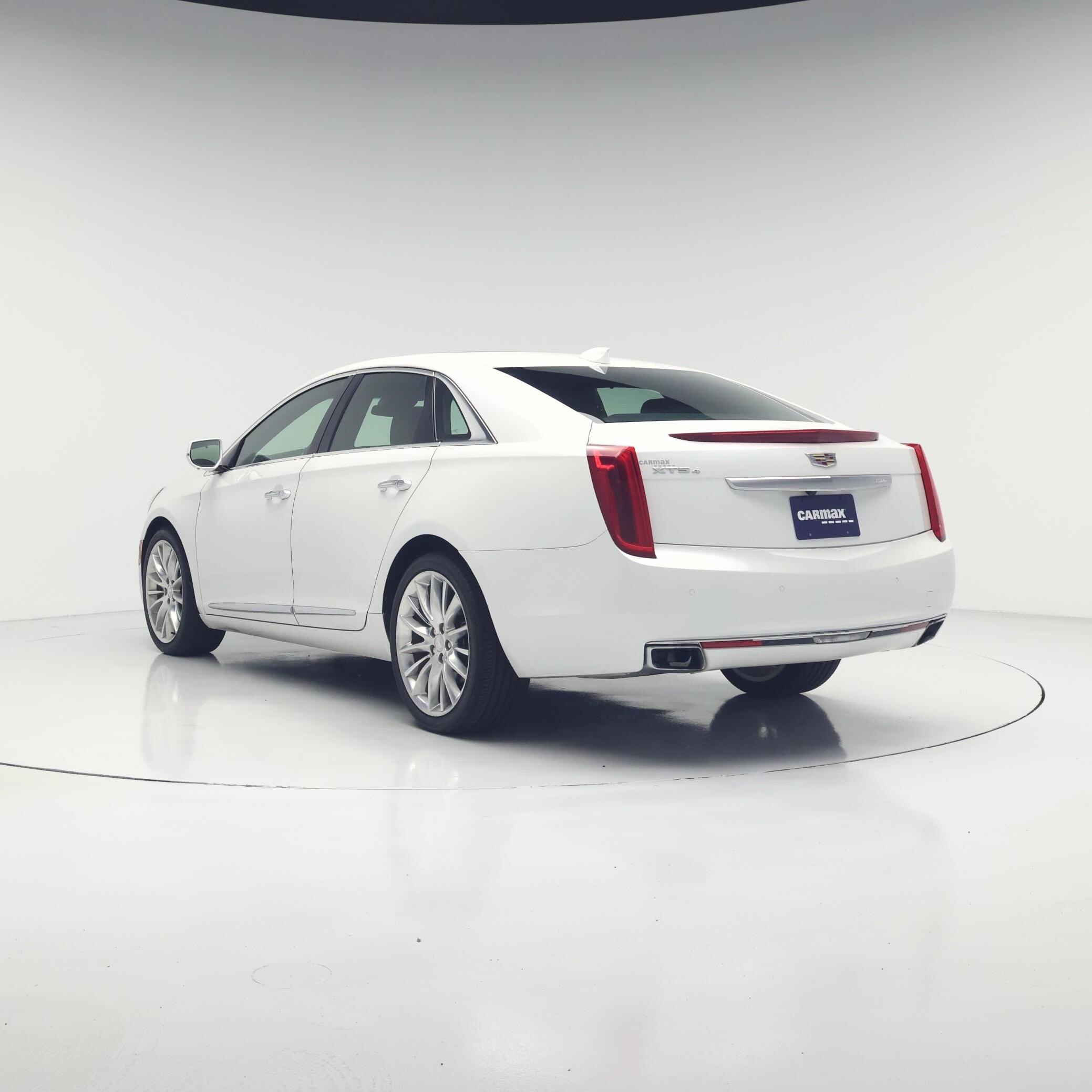 Thumbnail: 2016 Cadillac XTS - 2