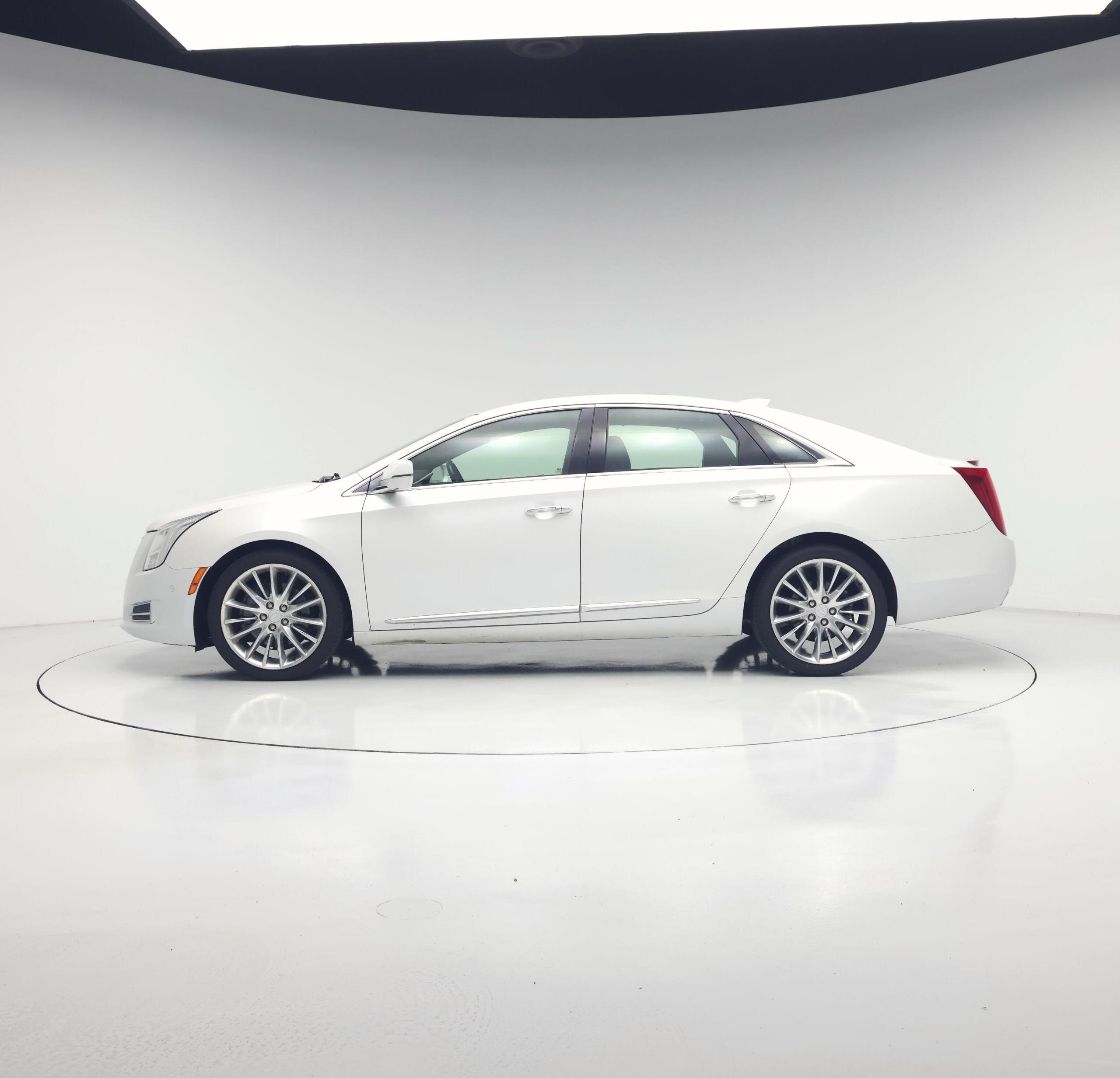 Thumbnail: 2016 Cadillac XTS - 3