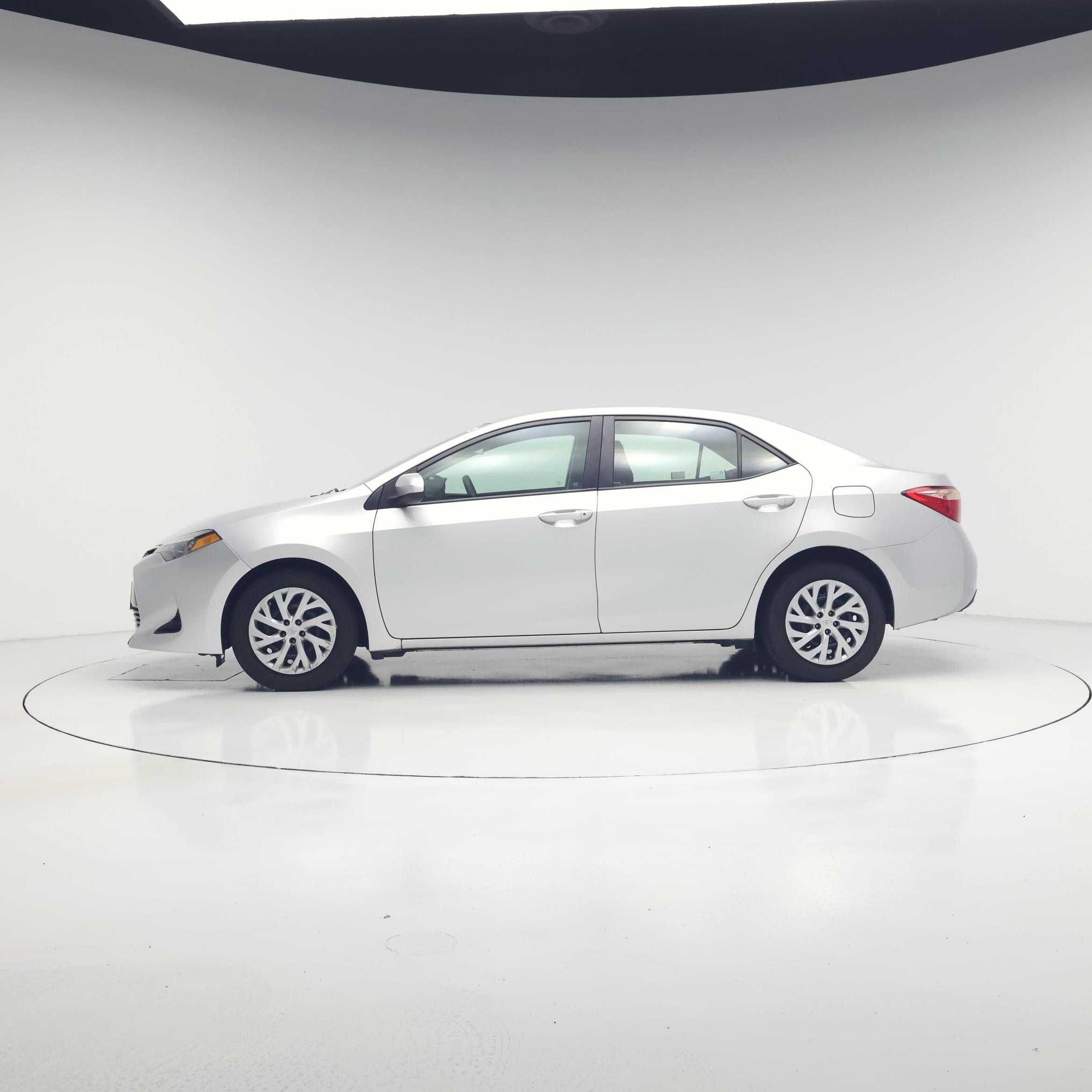 Thumbnail: 2018 Toyota Corolla - 3