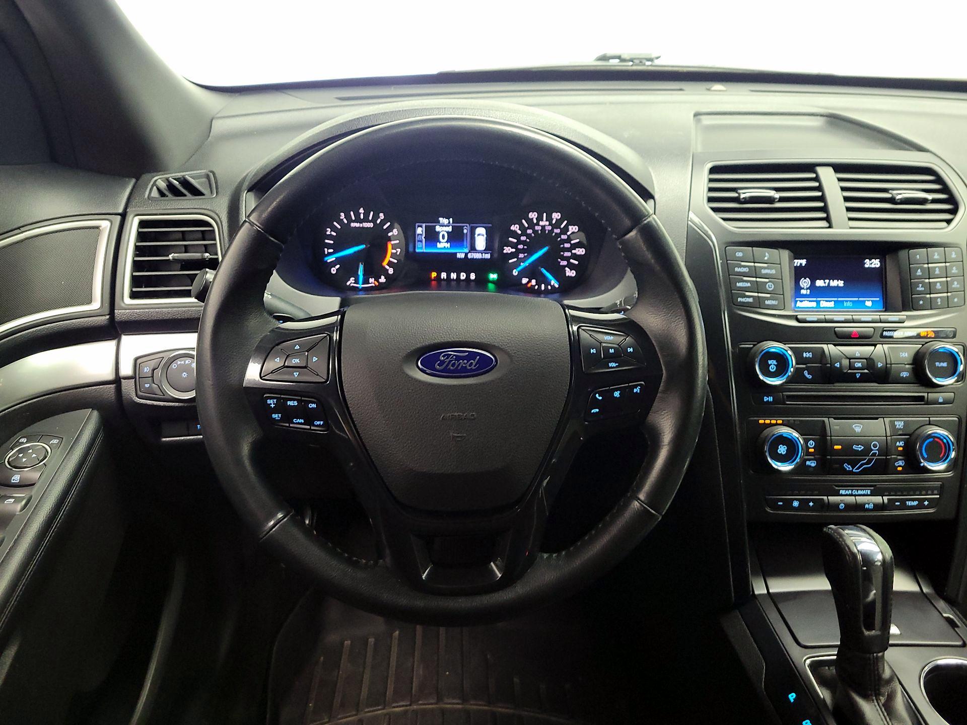 Thumbnail: 2017 Ford Explorer - 10
