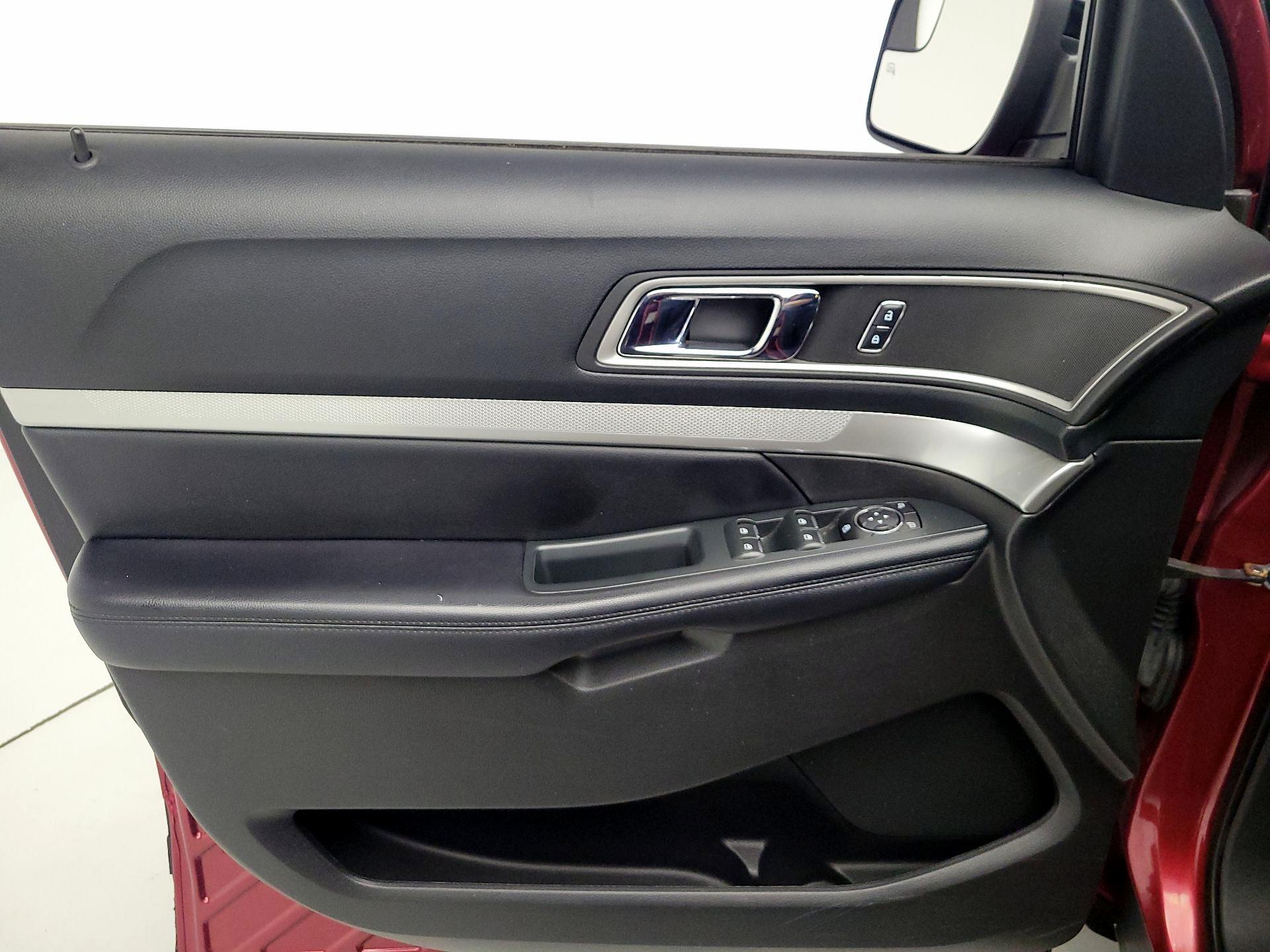 Thumbnail: 2017 Ford Explorer - 12