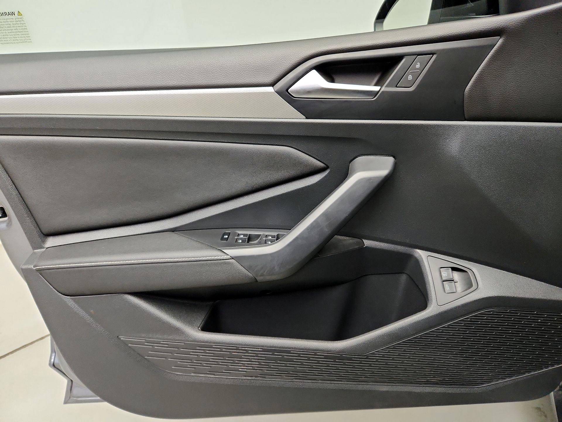 Thumbnail: 2024 Volkswagen Jetta - 12