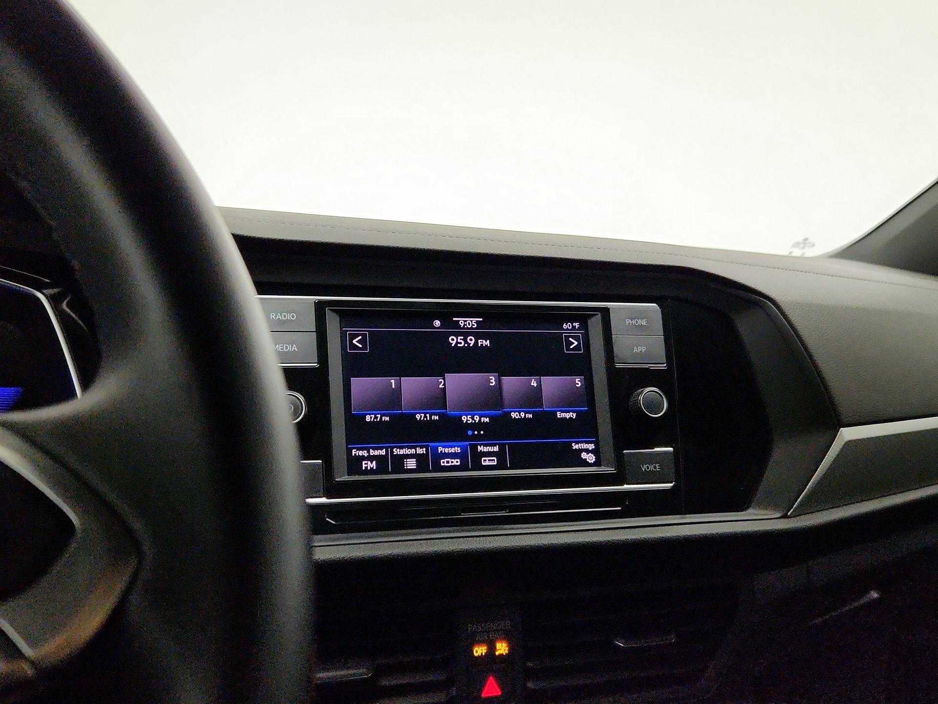 Thumbnail: 2024 Volkswagen Jetta - 15