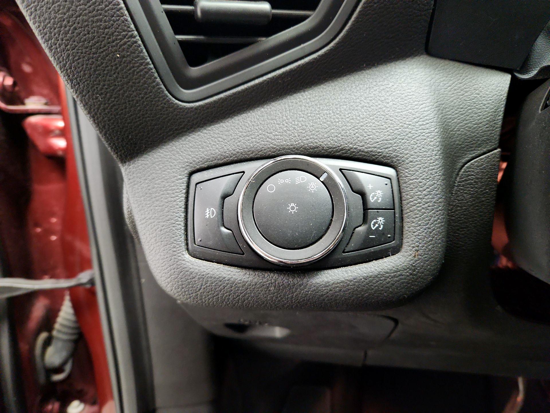 Thumbnail: 2015 Ford Escape - 13