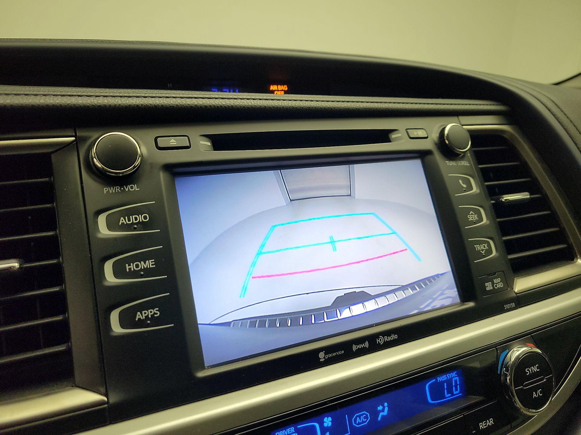 Thumbnail: 2016 Toyota Highlander - 14