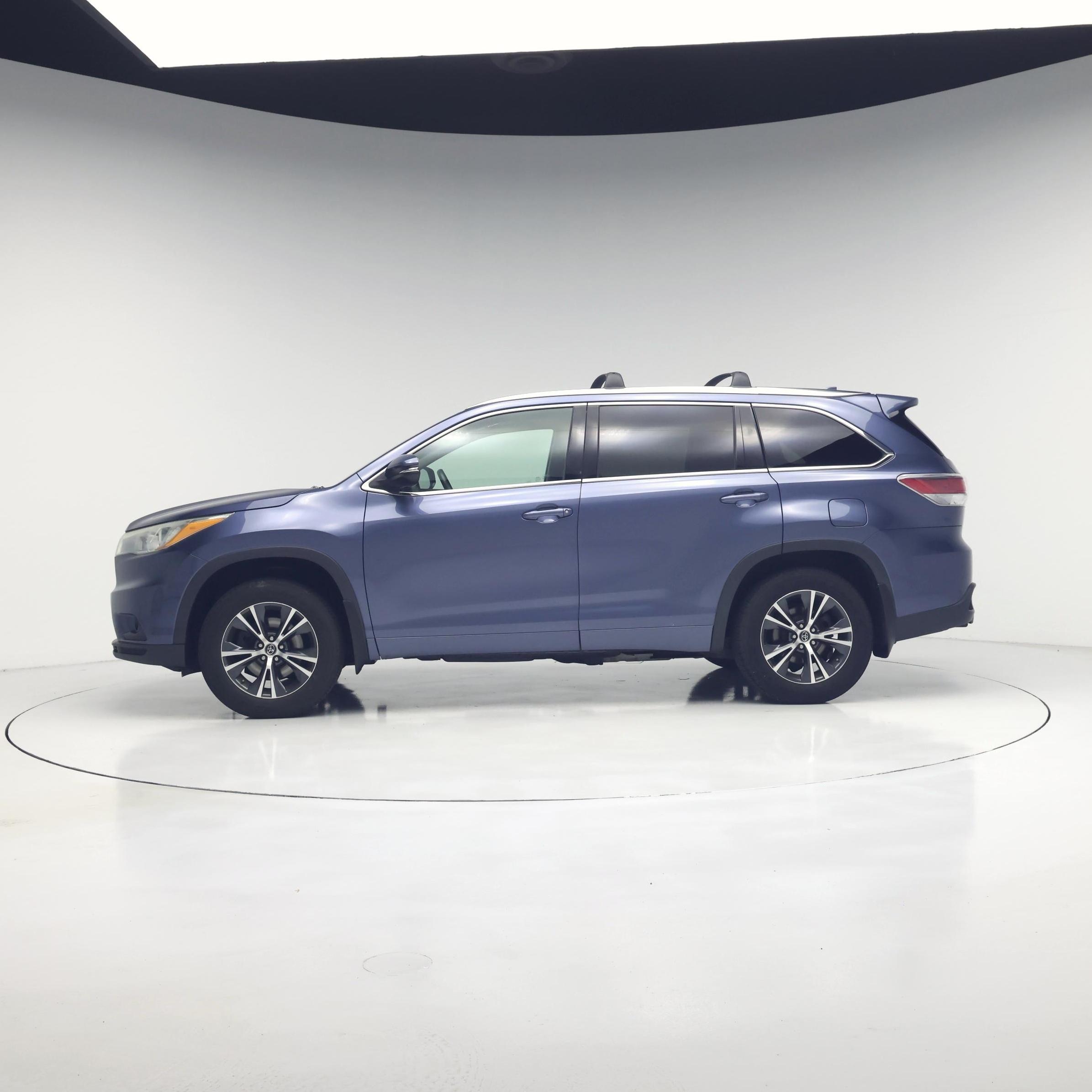 Thumbnail: 2016 Toyota Highlander - 3