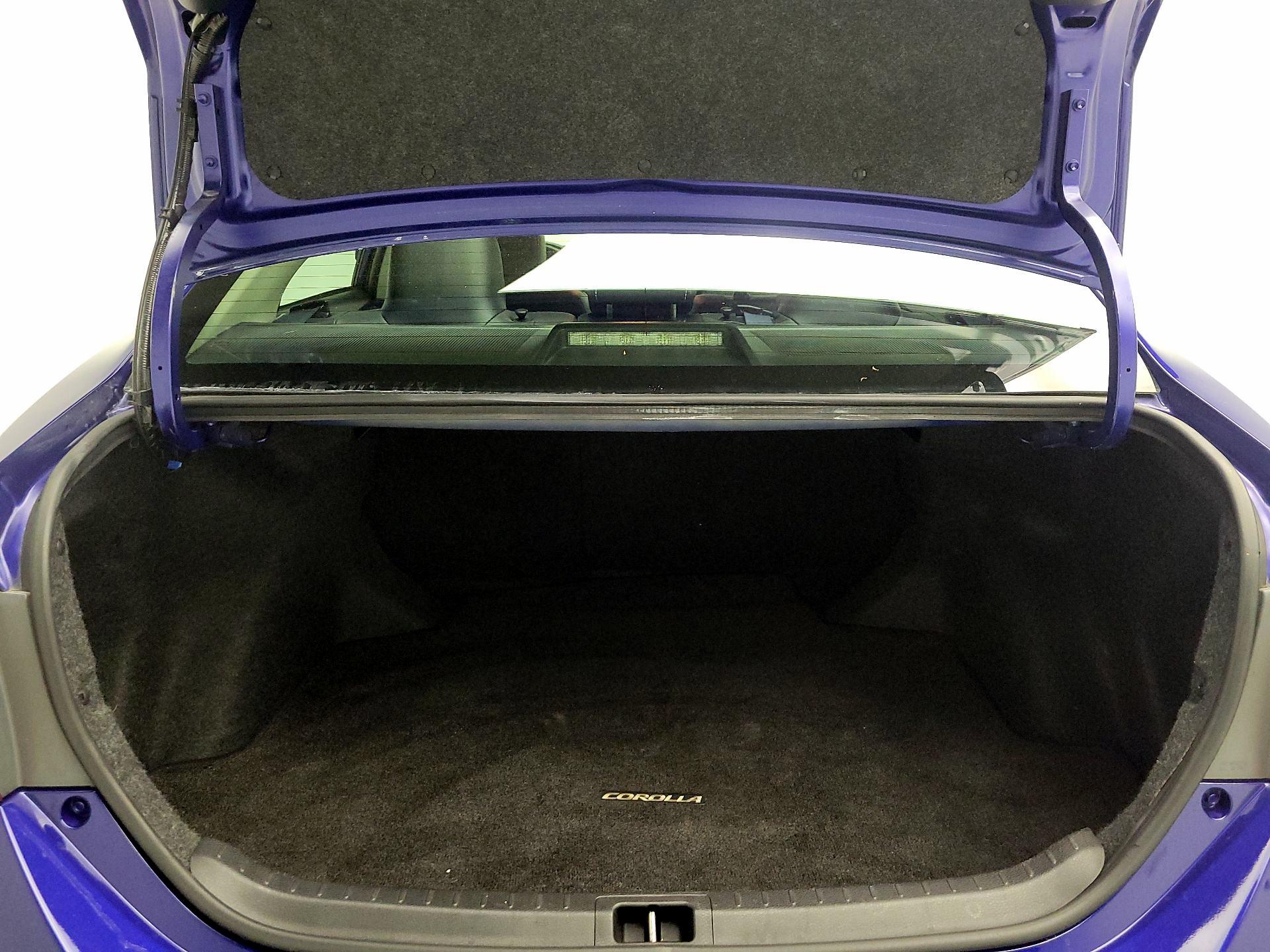 Thumbnail: 2015 Toyota Corolla - 16