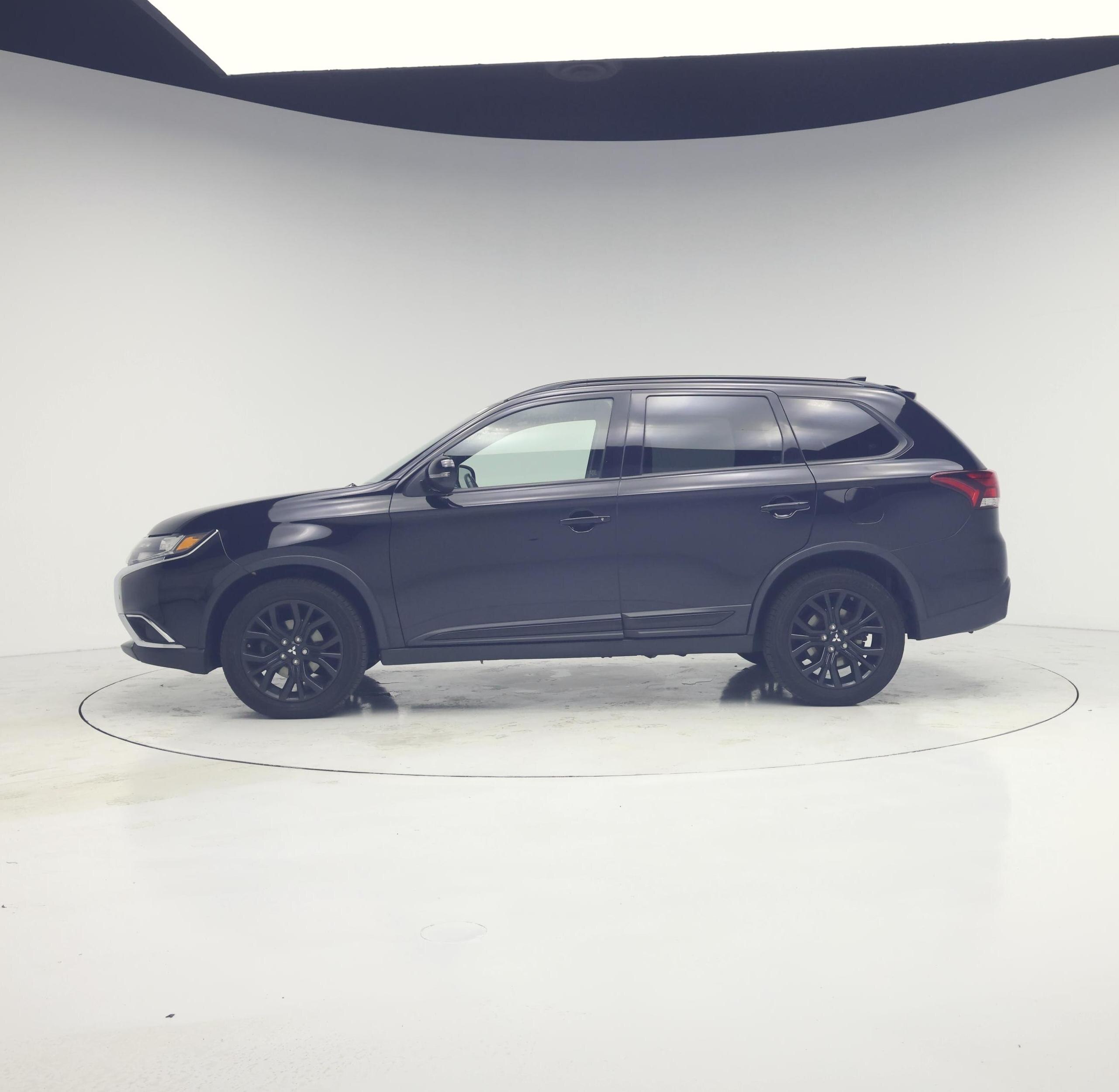 Thumbnail: 2018 Mitsubishi Outlander - 3
