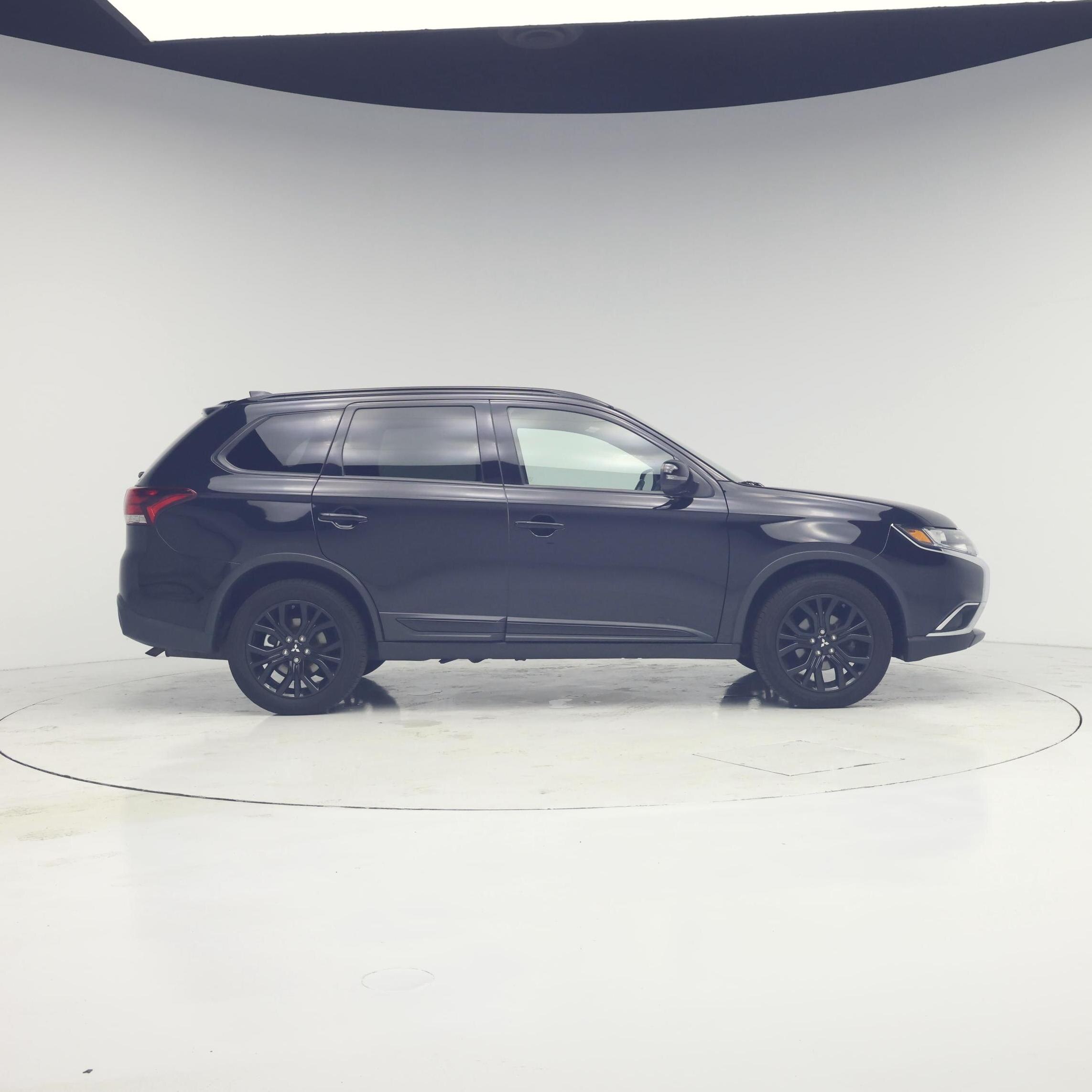 Thumbnail: 2018 Mitsubishi Outlander - 7