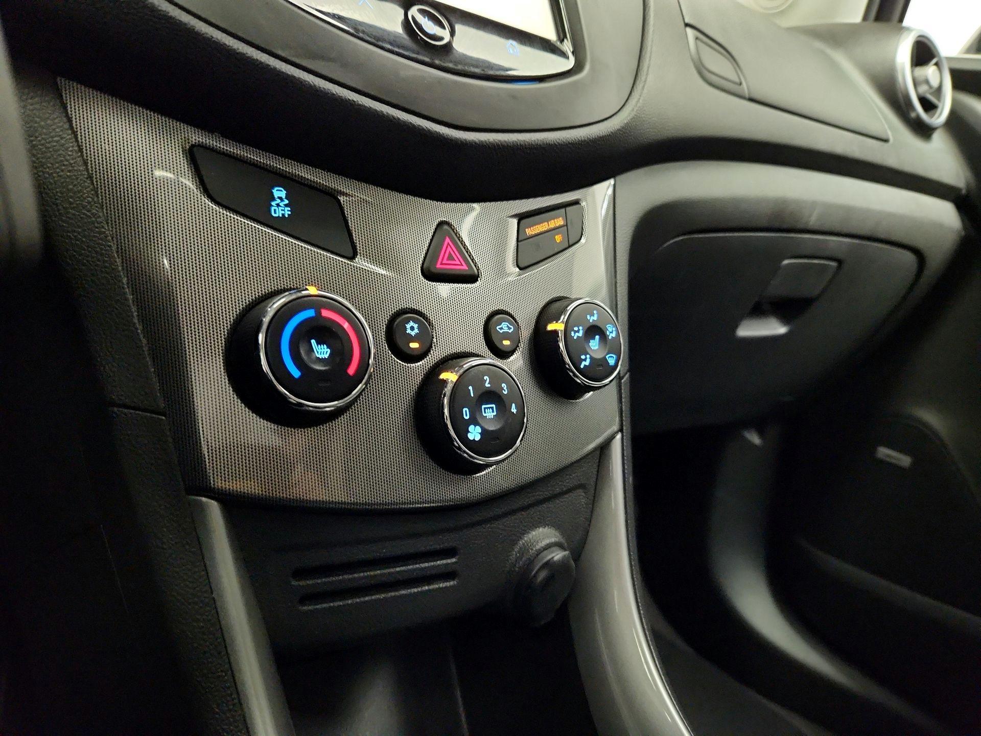 Thumbnail: 2016 Chevrolet Trax - 16