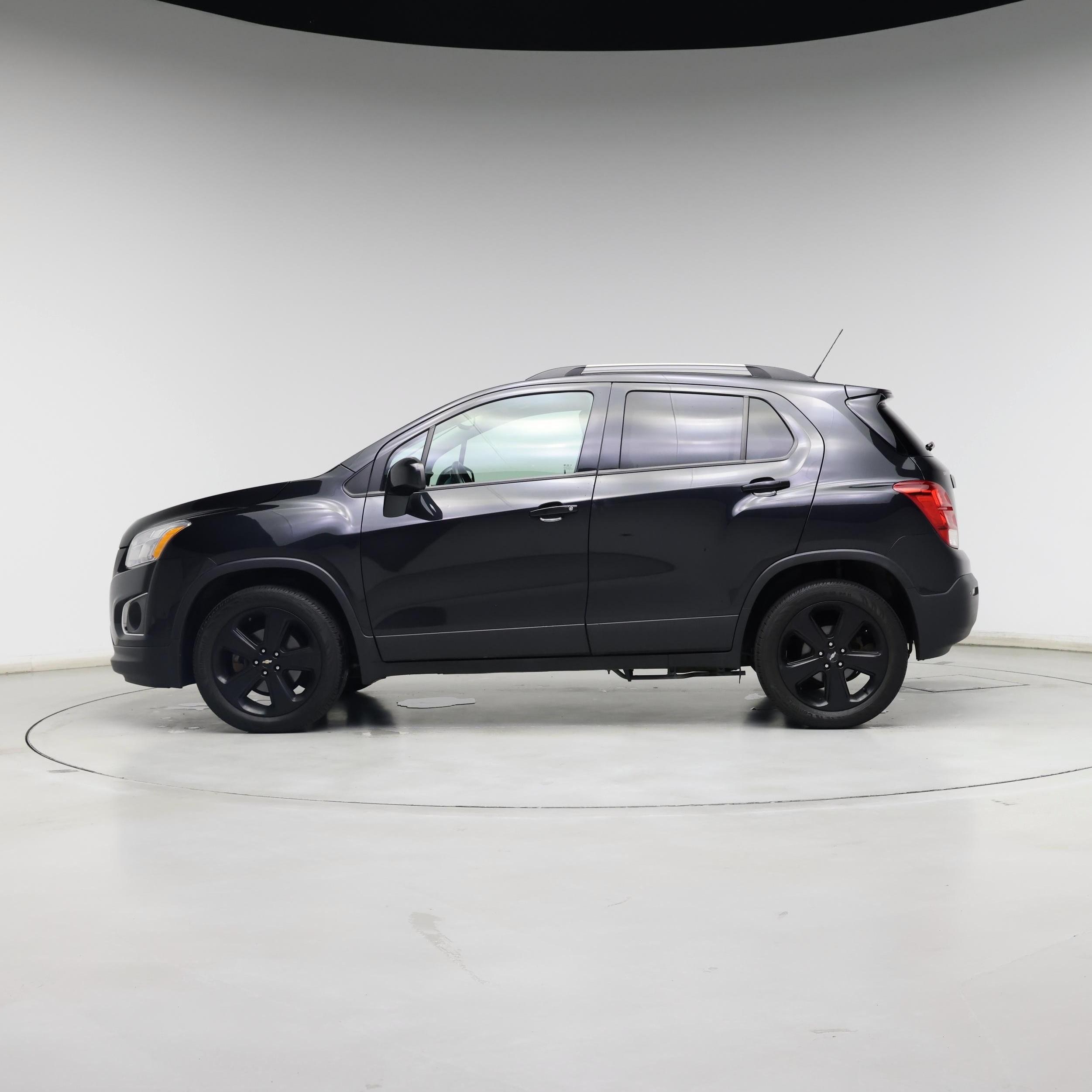 Thumbnail: 2016 Chevrolet Trax - 3