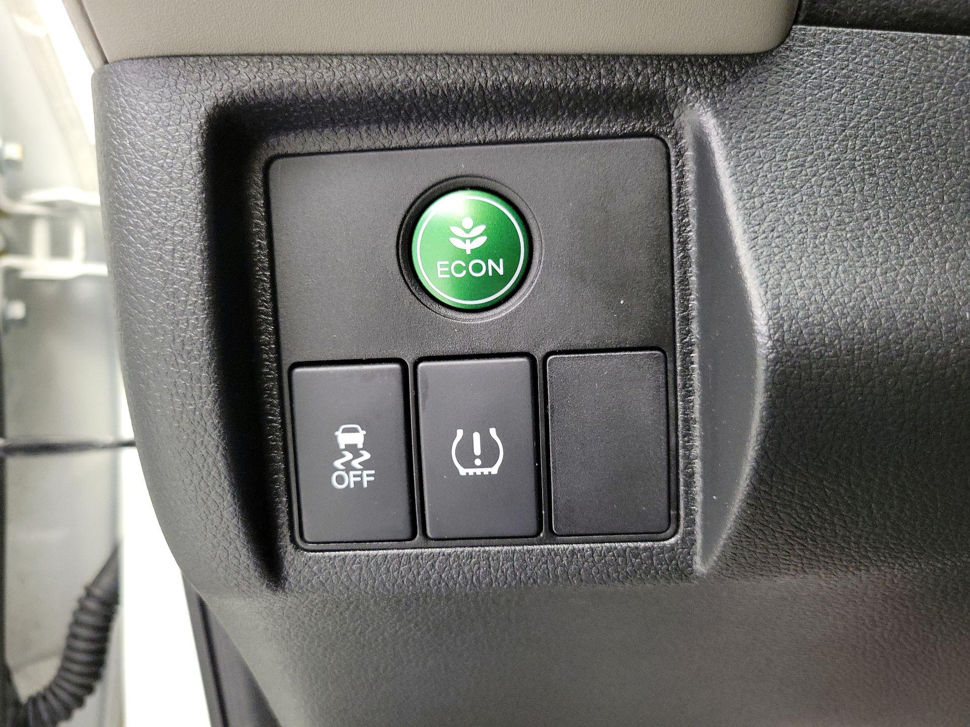 Thumbnail: 2016 Honda HR-V - 13