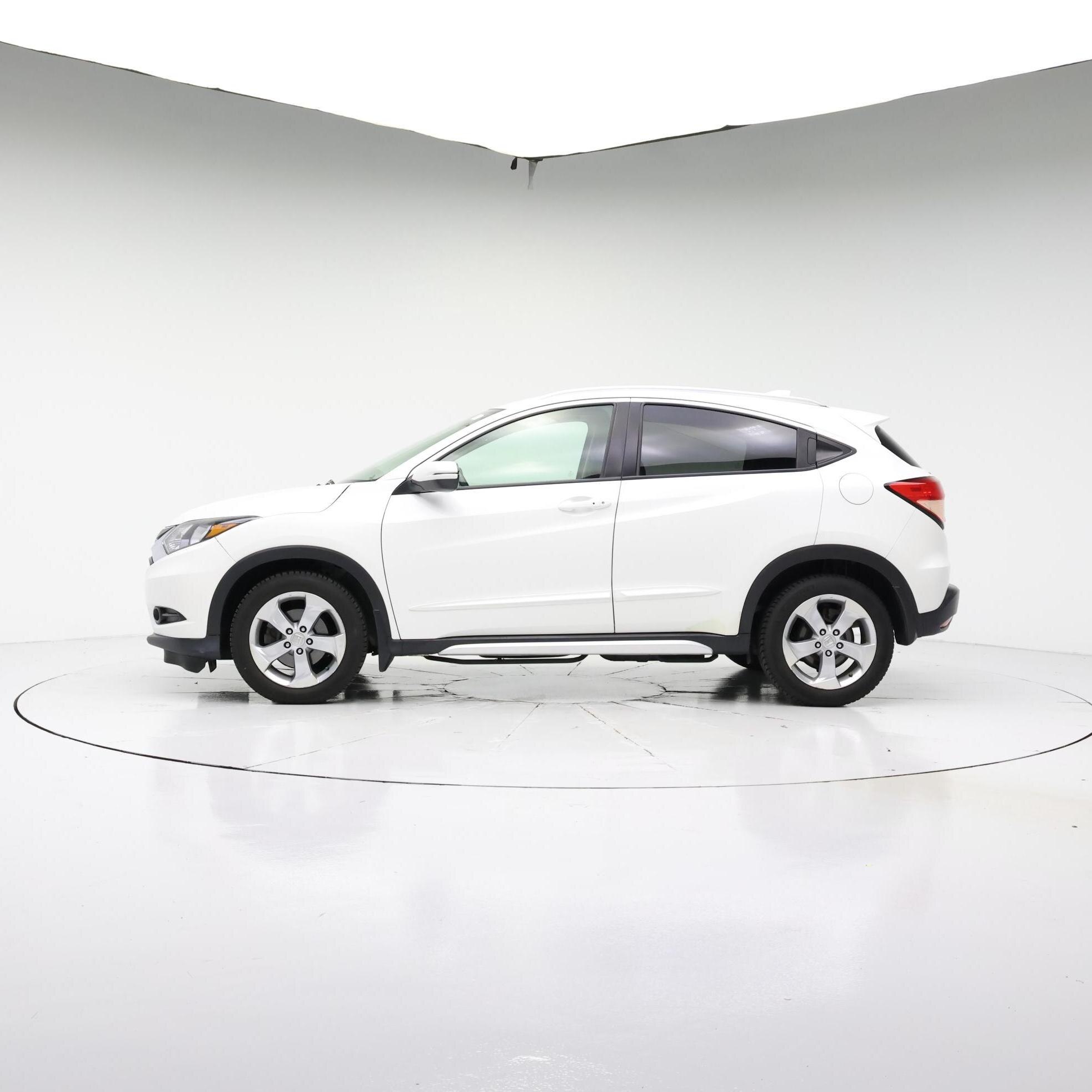 Thumbnail: 2016 Honda HR-V - 3