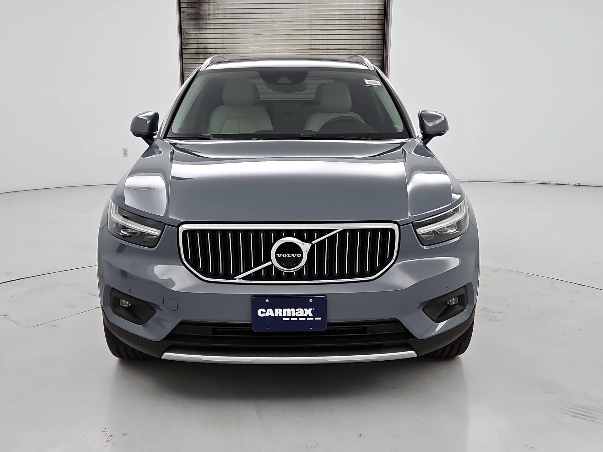 Thumbnail: 2022 Volvo XC40 - 2