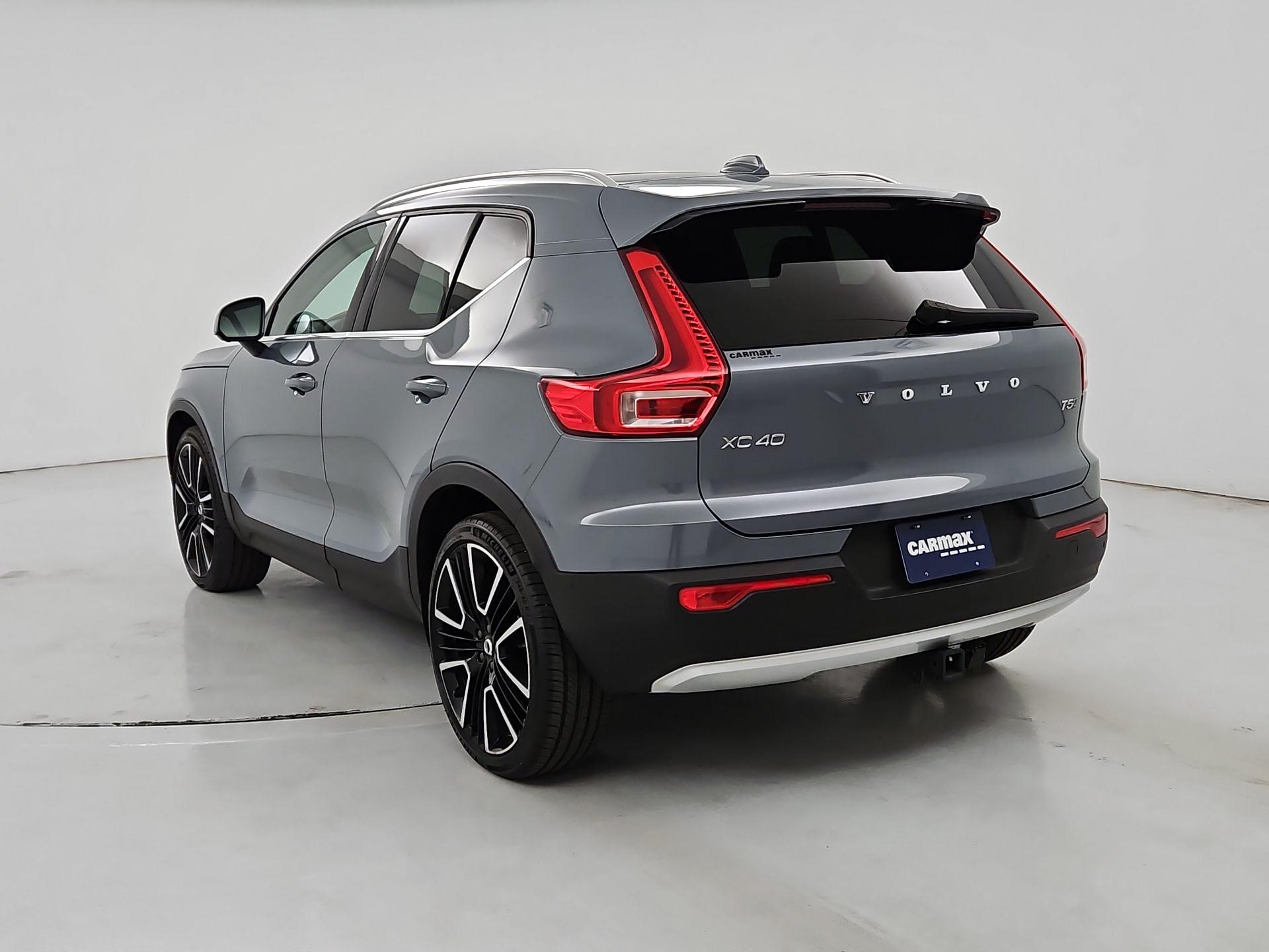 Thumbnail: 2022 Volvo XC40 - 7