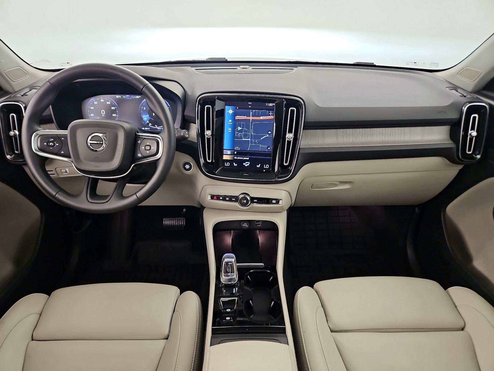 Thumbnail: 2022 Volvo XC40 - 8