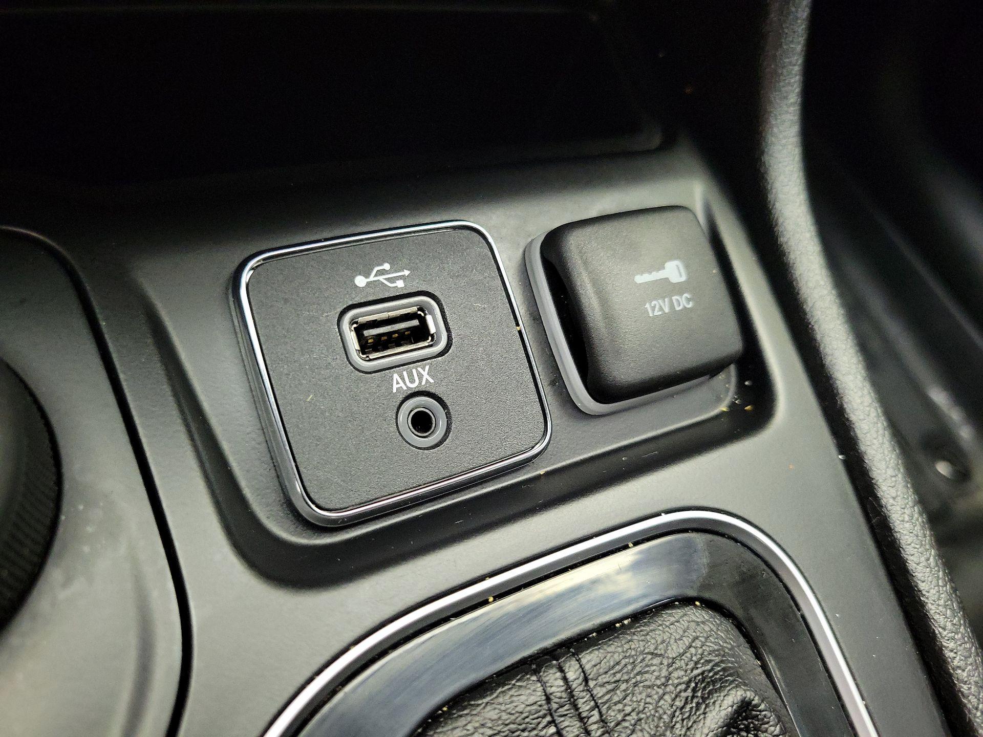 Thumbnail: 2019 Jeep Cherokee - 19
