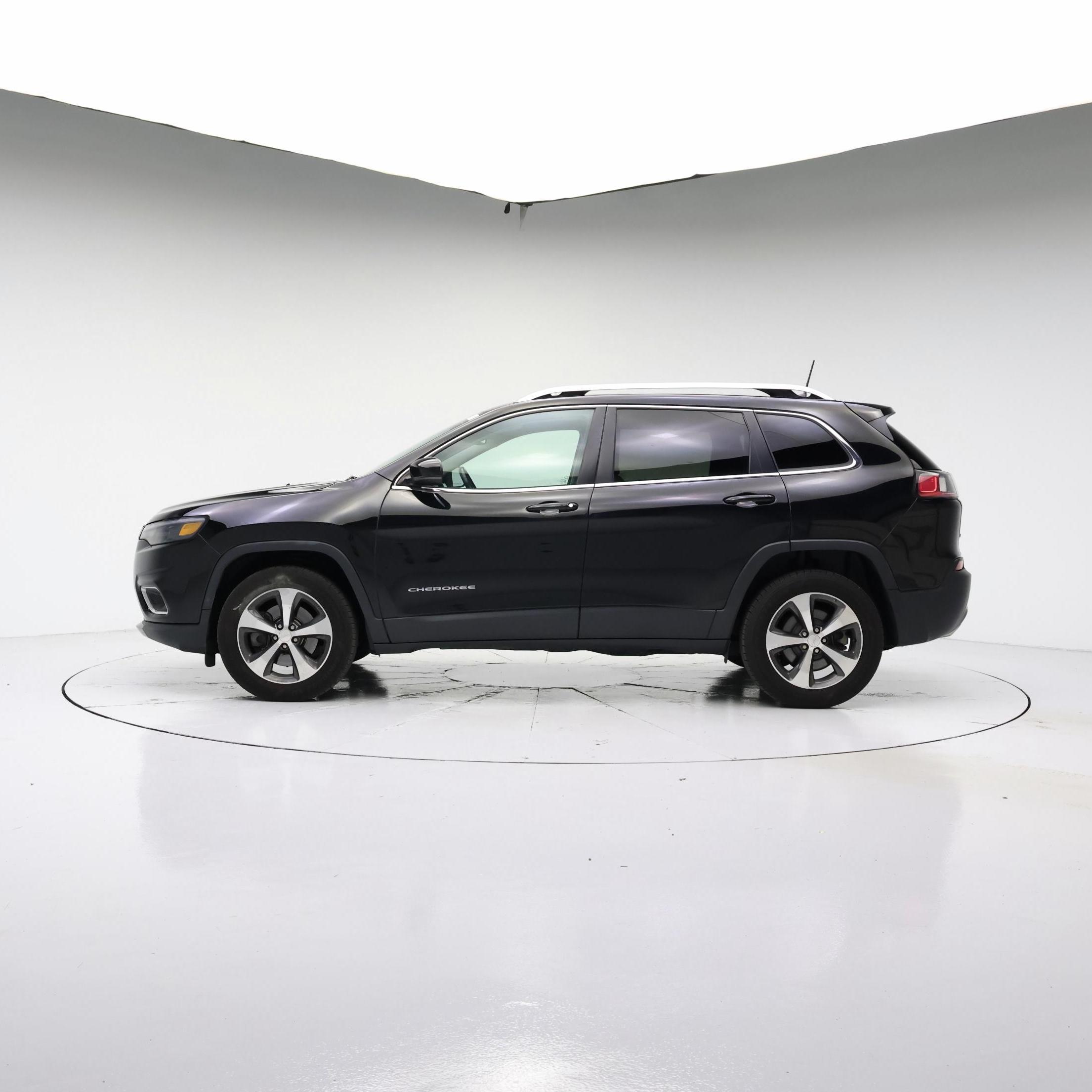 Thumbnail: 2019 Jeep Cherokee - 3