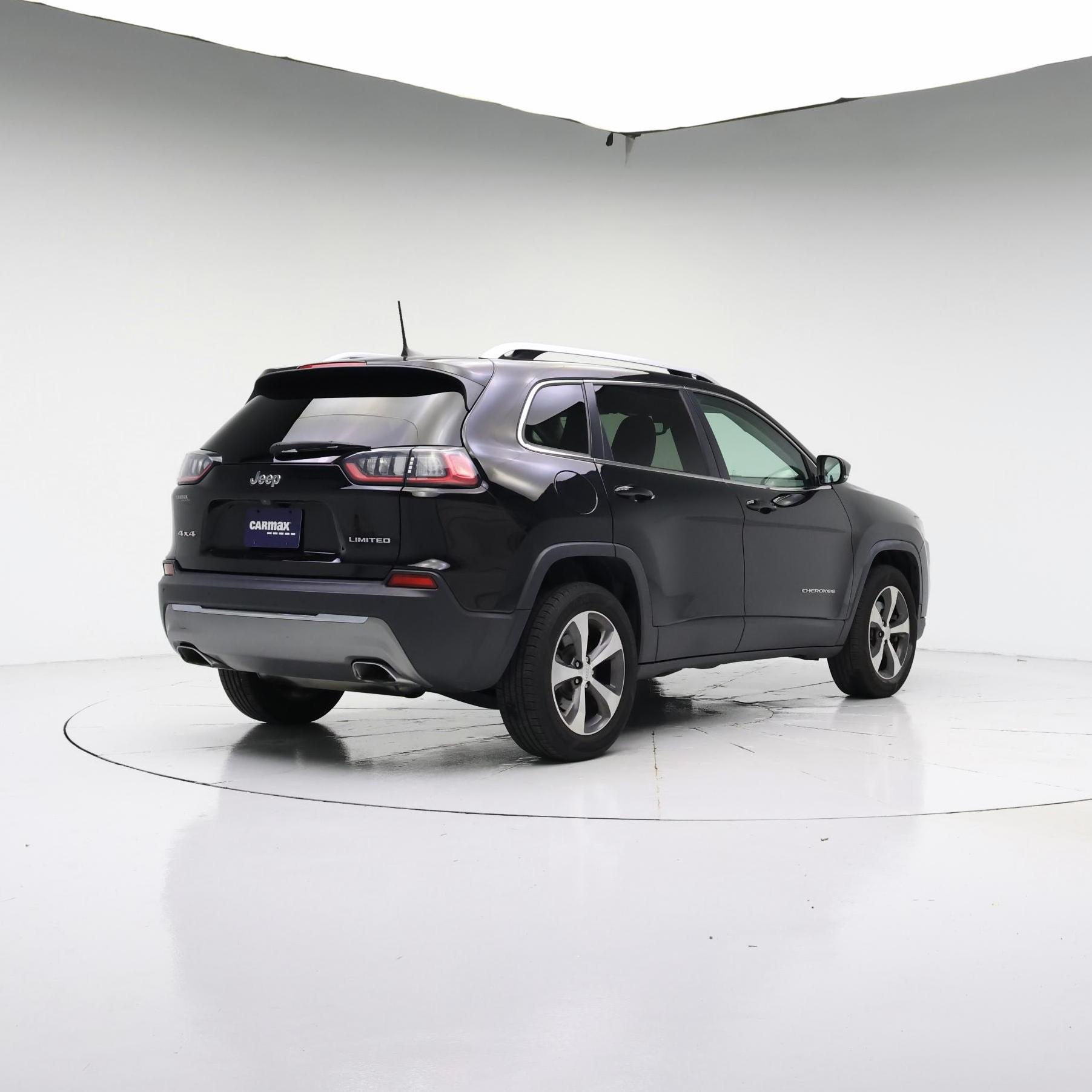 Thumbnail: 2019 Jeep Cherokee - 8