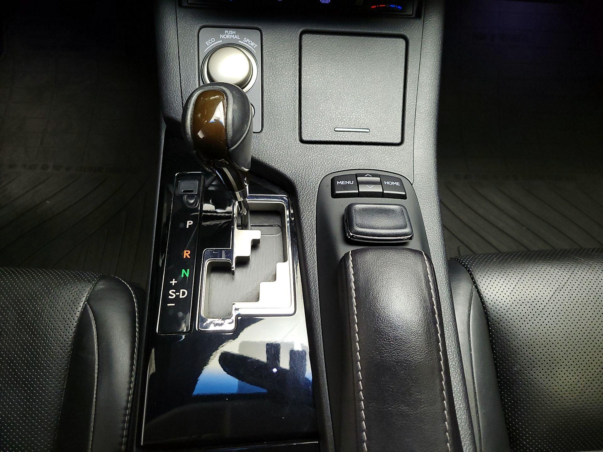 Thumbnail: 2015 Lexus ES - 17