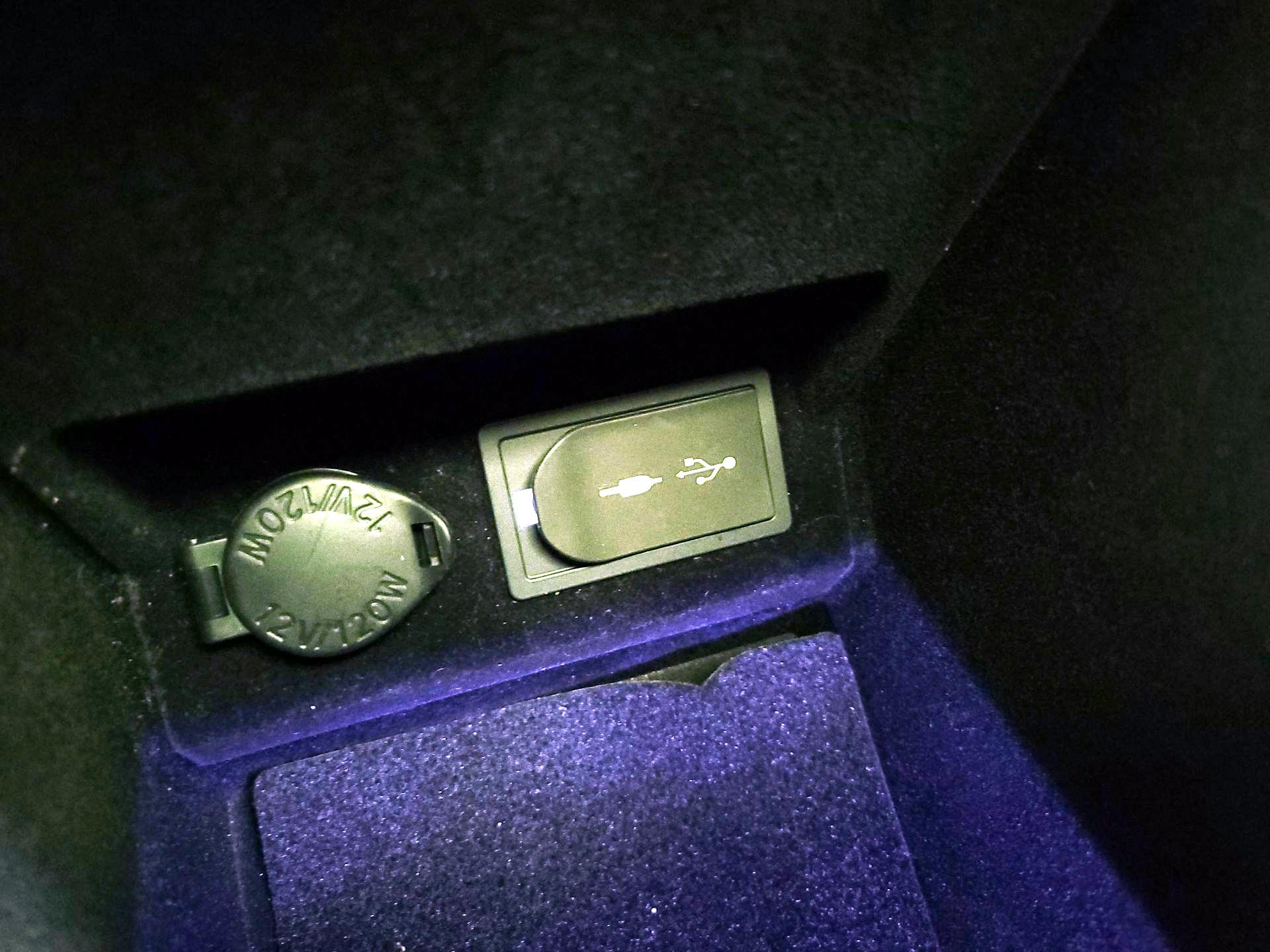Thumbnail: 2015 Lexus ES - 18