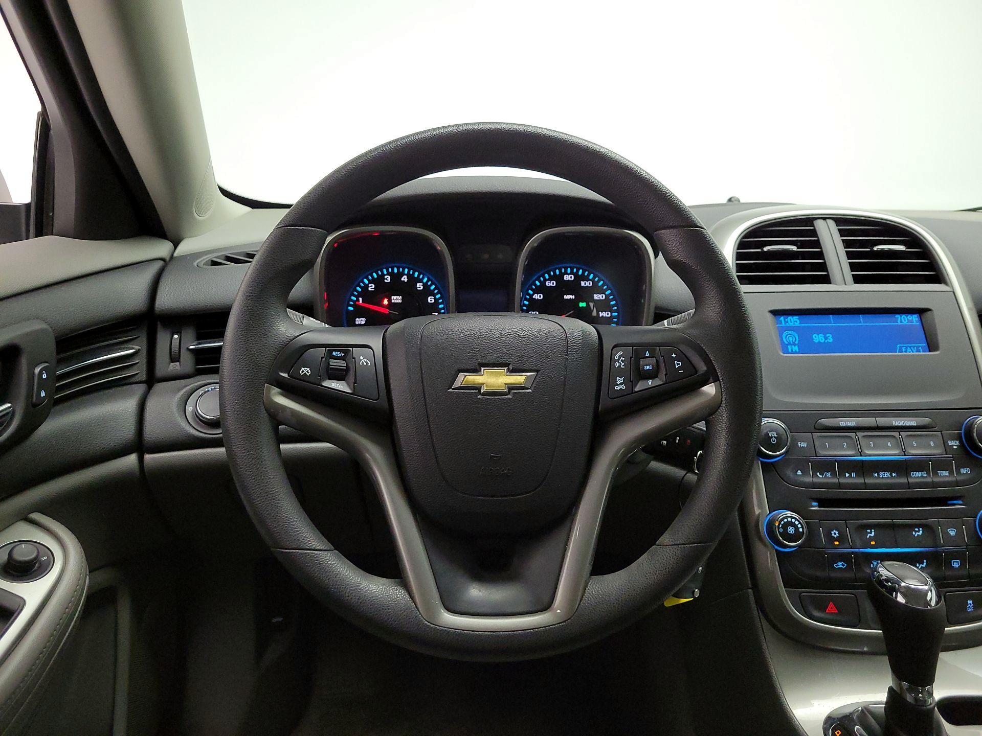 Thumbnail: 2014 Chevrolet Malibu - 10
