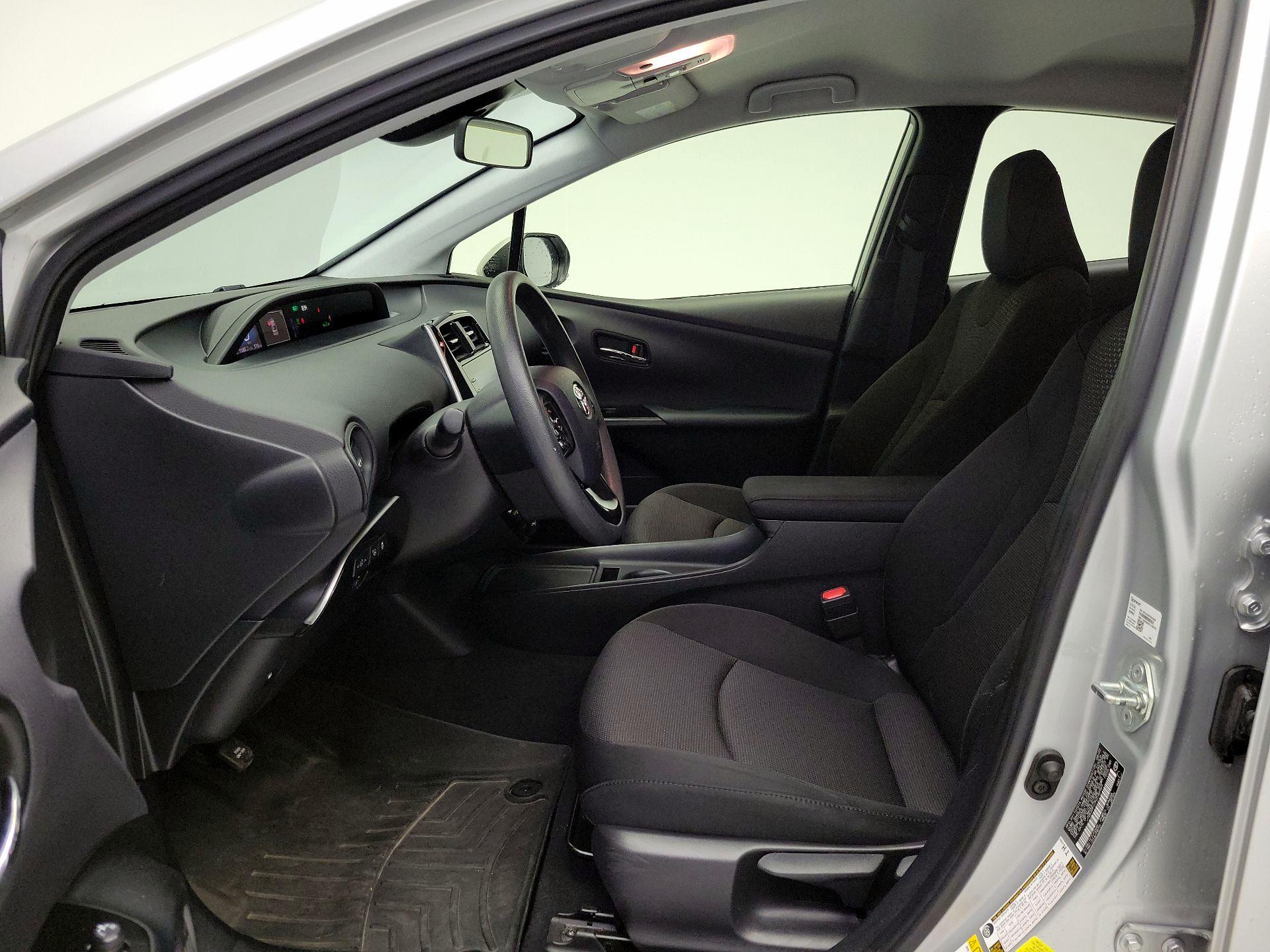 Thumbnail: 2022 Toyota Prius - 11