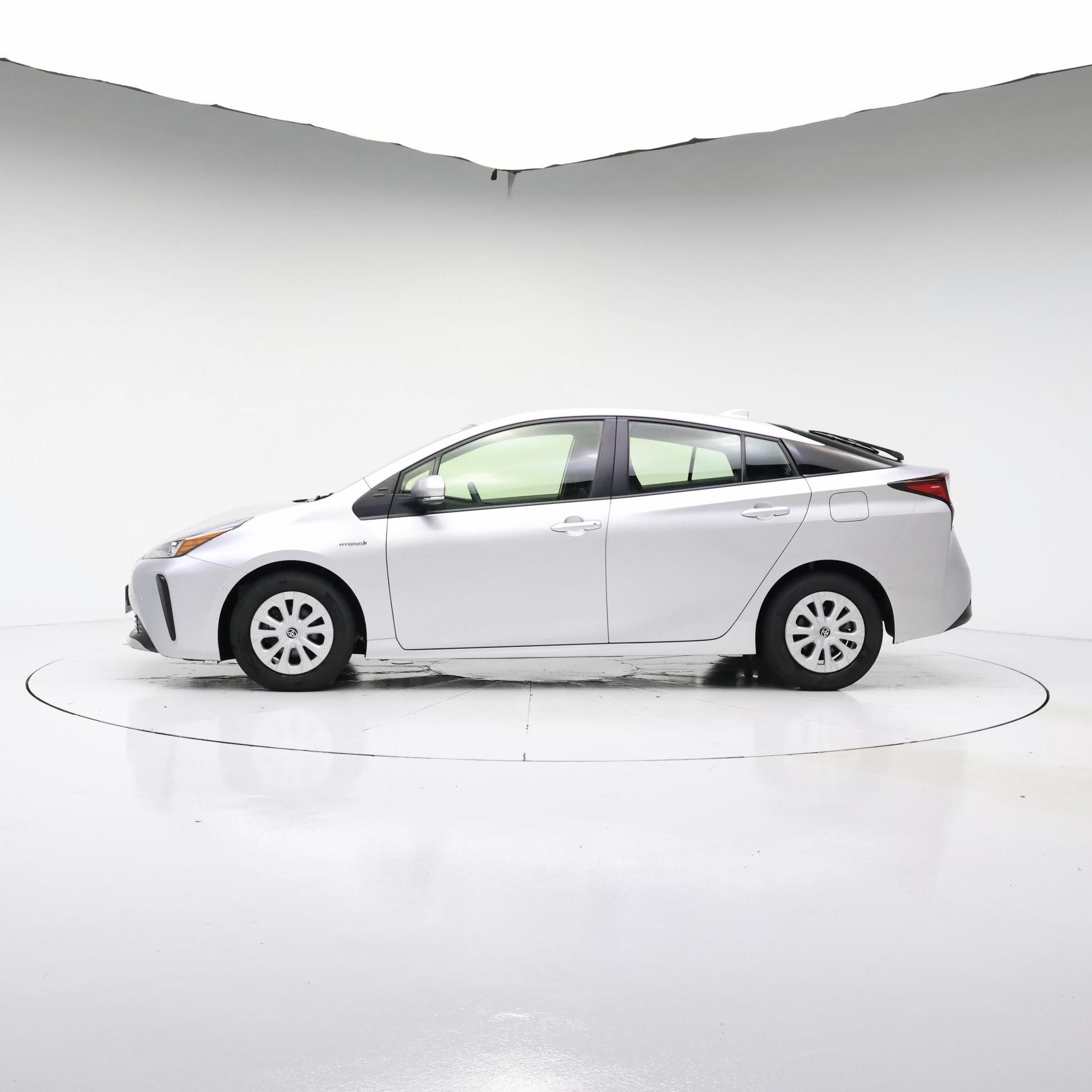Thumbnail: 2022 Toyota Prius - 3