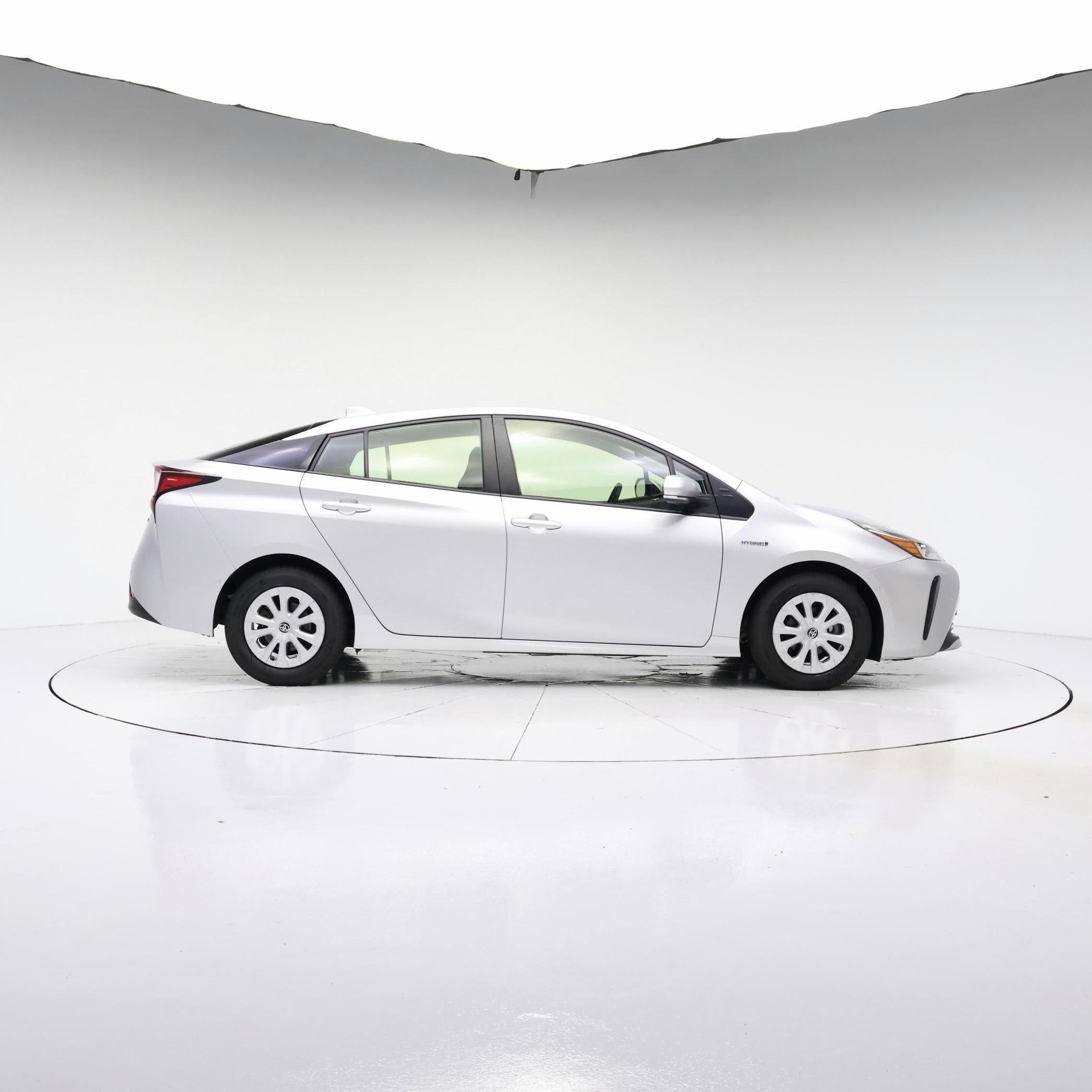 Thumbnail: 2022 Toyota Prius - 7
