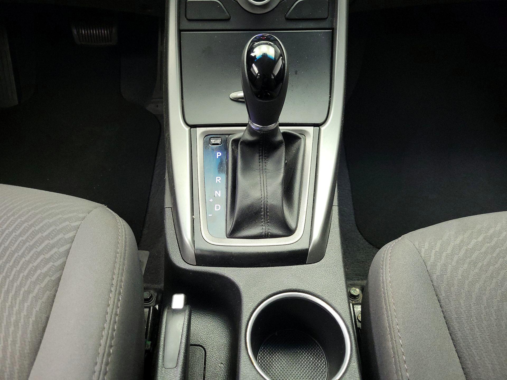Thumbnail: 2016 Hyundai Elantra - 16