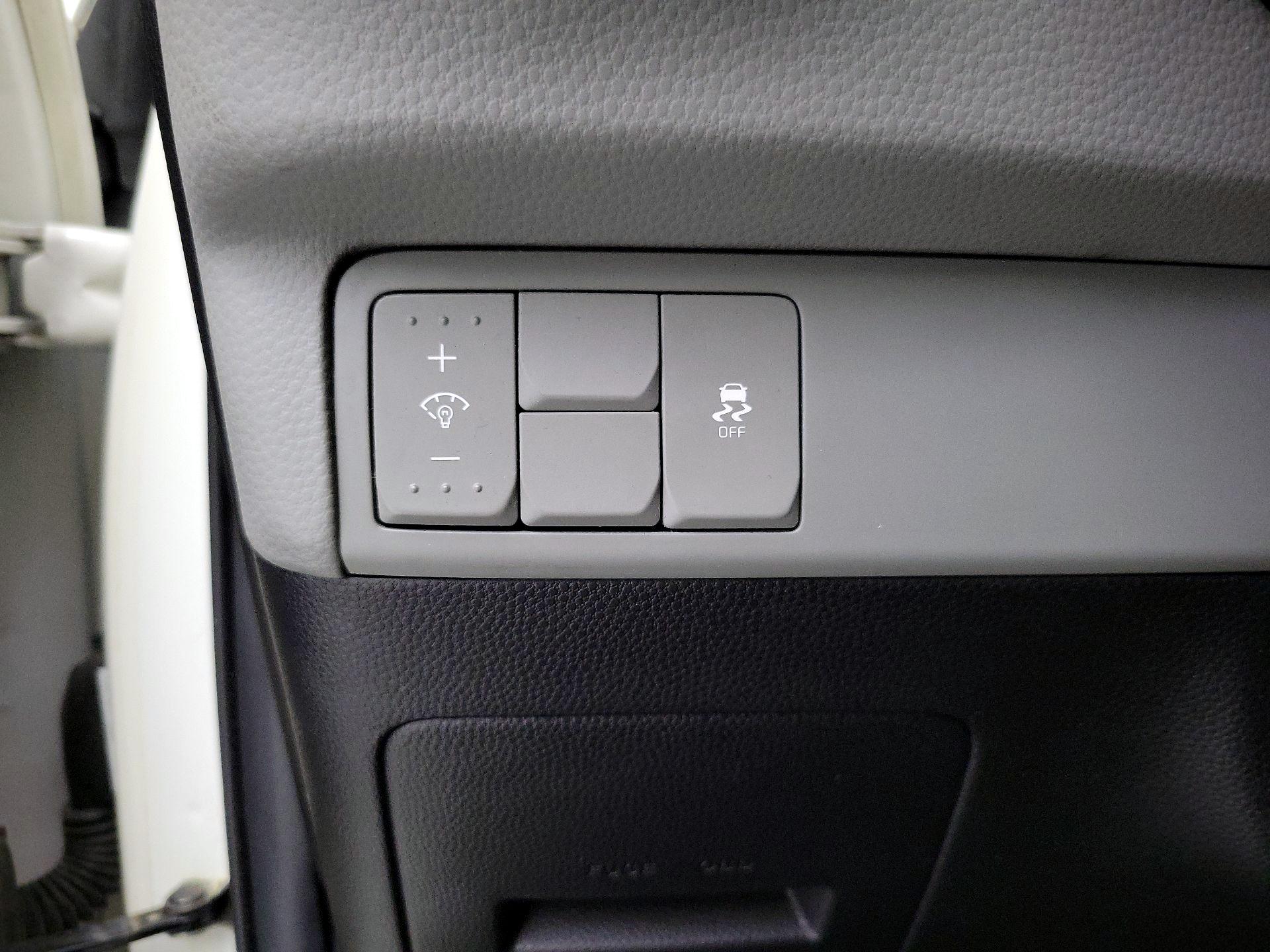 Thumbnail: 2018 Kia Soul - 13