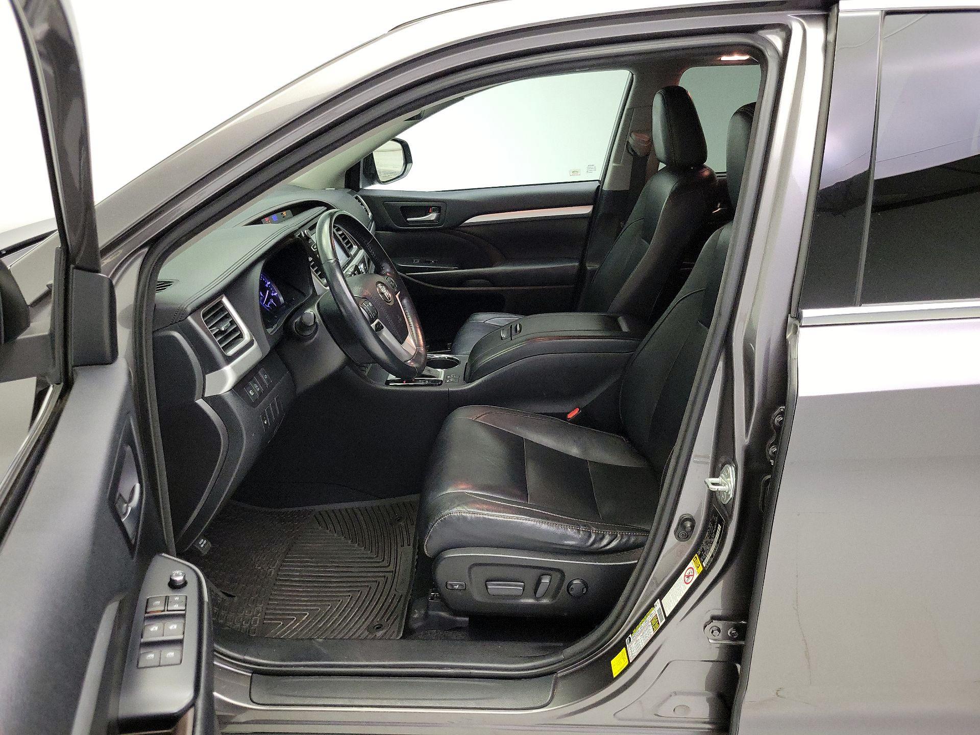 Thumbnail: 2018 Toyota Highlander - 11