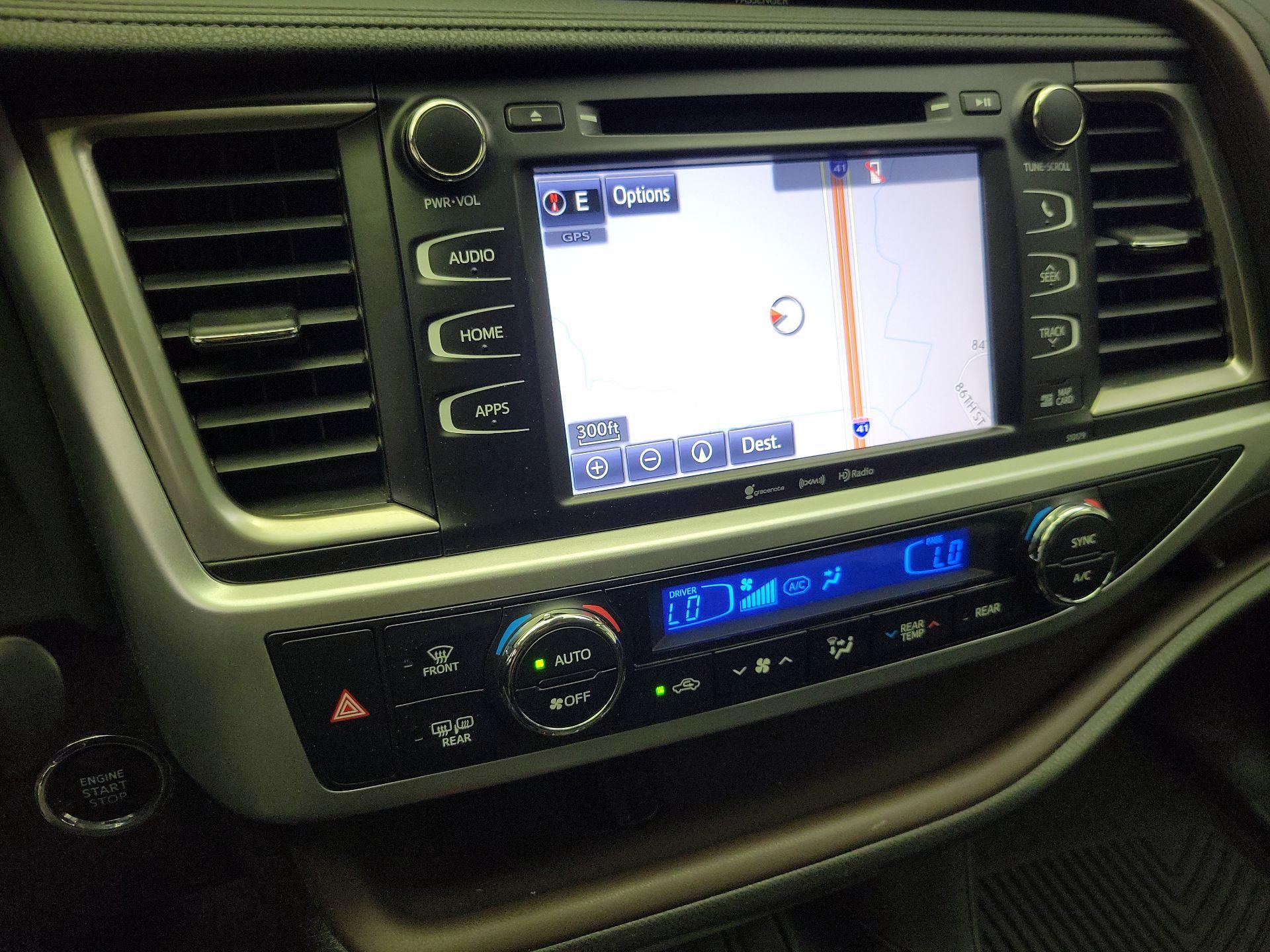 Thumbnail: 2018 Toyota Highlander - 14