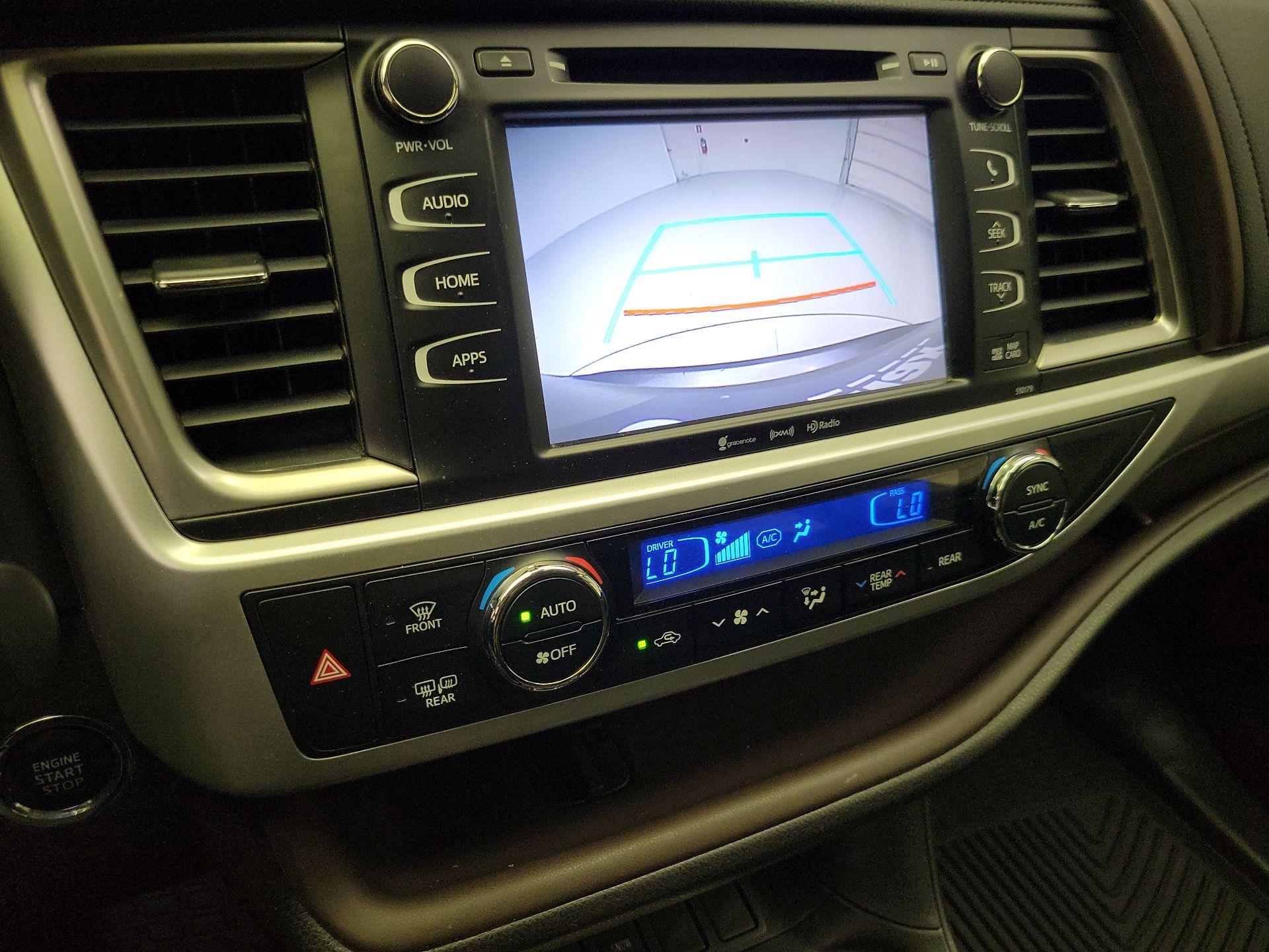 Thumbnail: 2018 Toyota Highlander - 15