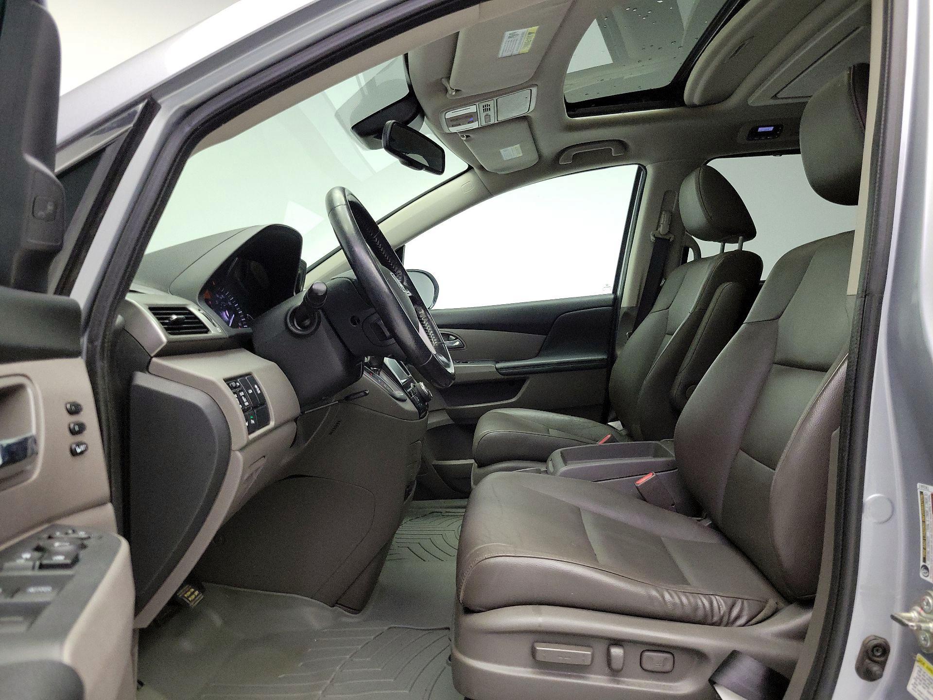 Thumbnail: 2016 Honda Odyssey - 11