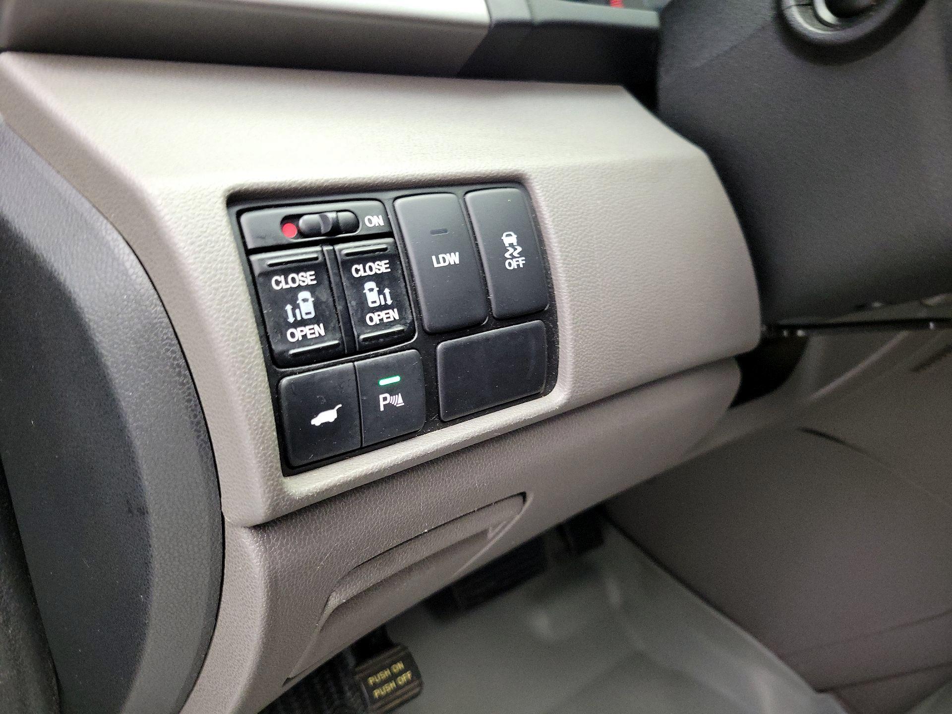 Thumbnail: 2016 Honda Odyssey - 13