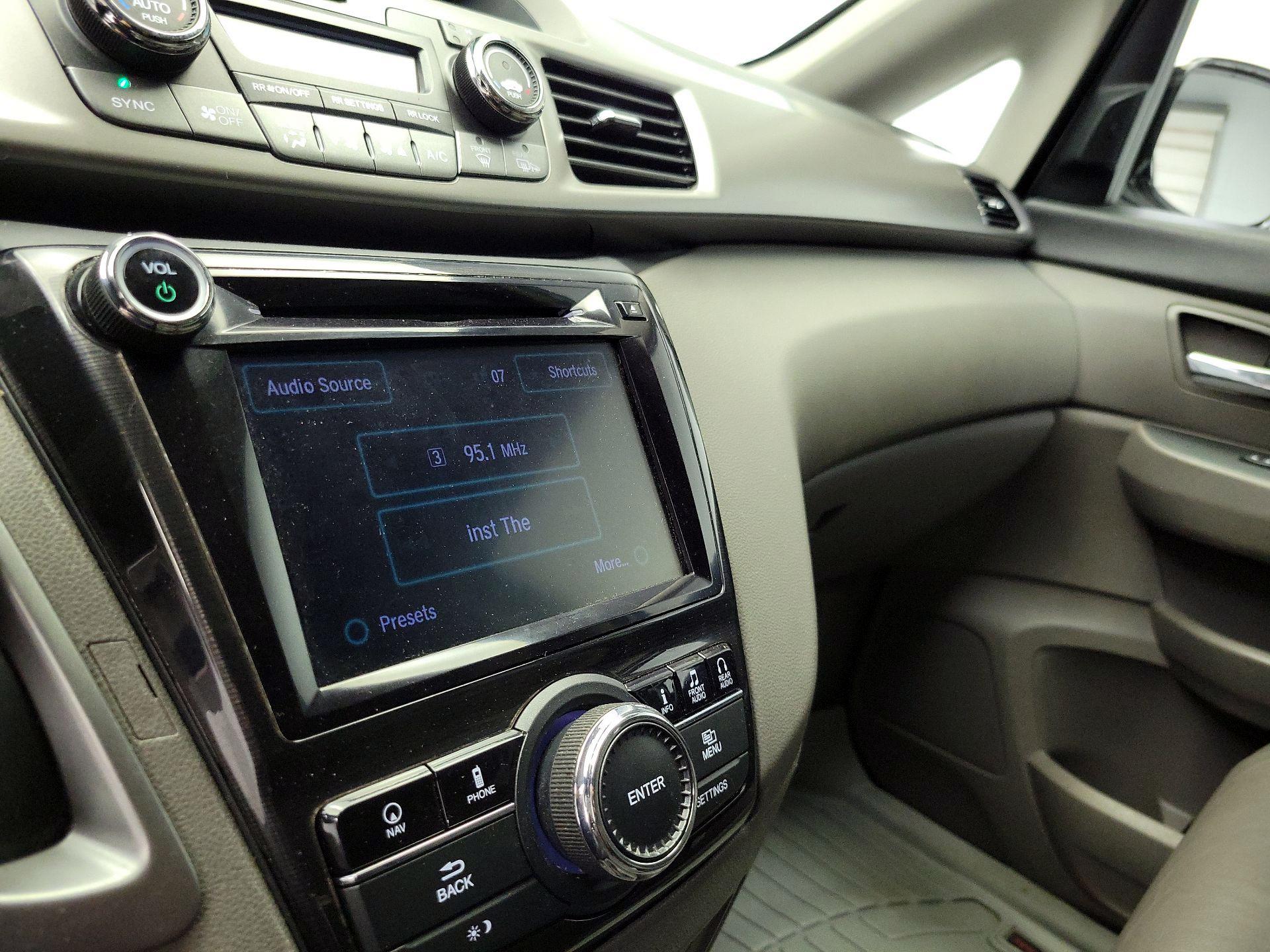 Thumbnail: 2016 Honda Odyssey - 16