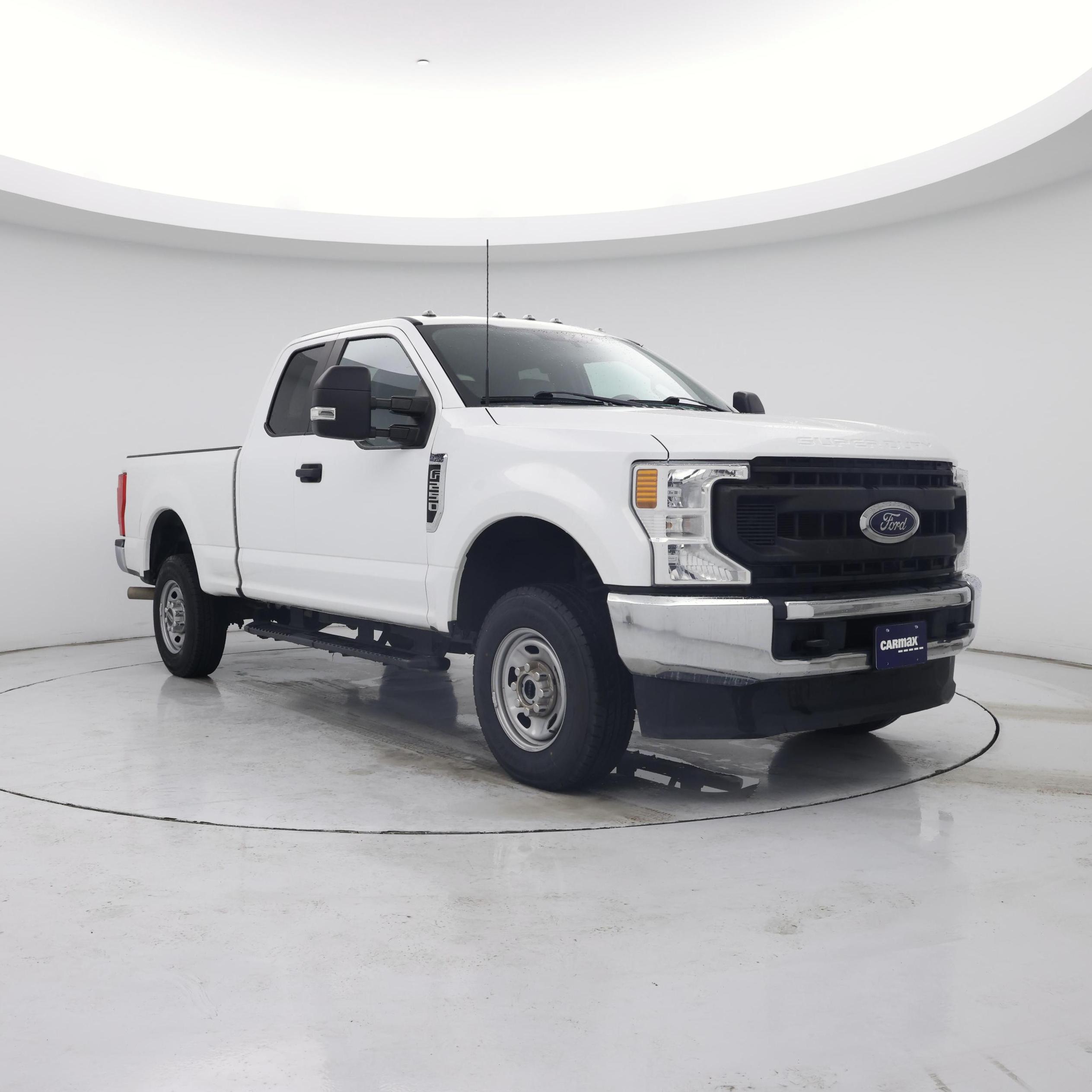 White 2022 Ford F-250 Super Duty Pickup Truck Four-Wheel Drive Automatic